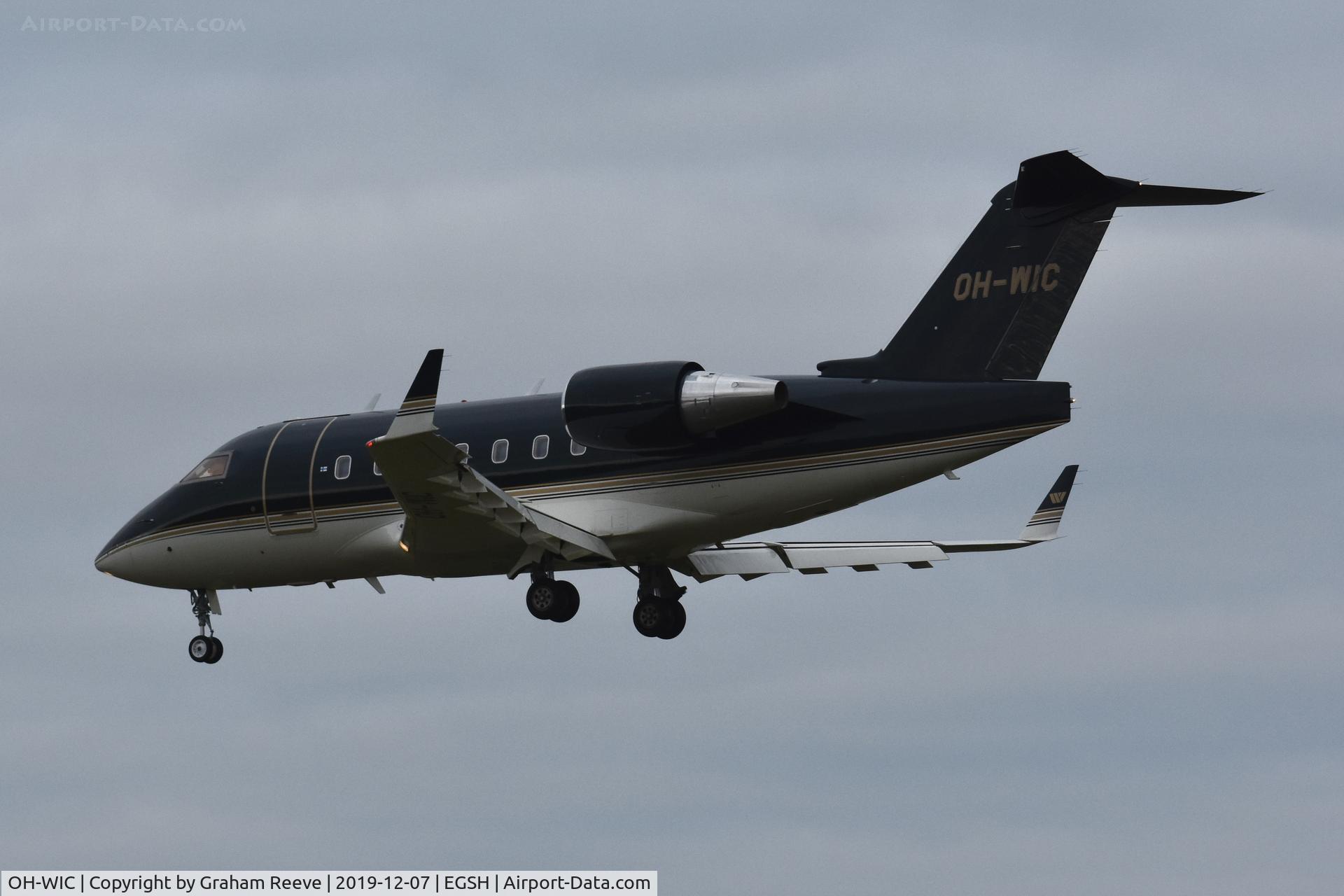 OH-WIC, 2000 Bombardier Challenger 604 (CL-600-2B16) C/N 5452, Landing at Norwich.