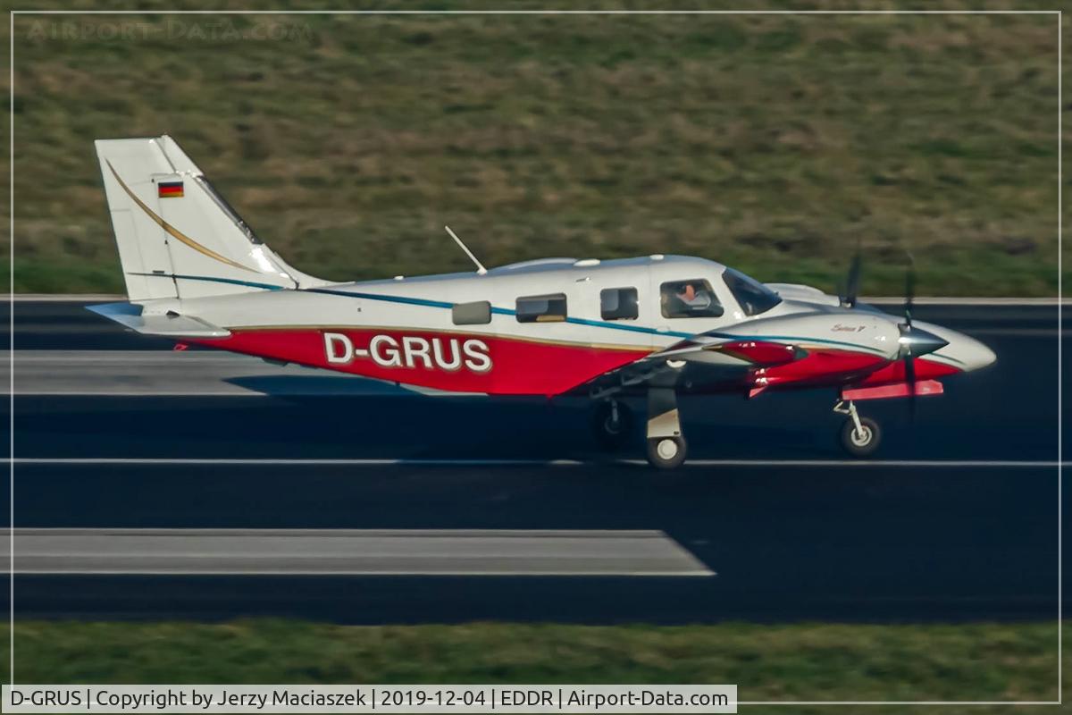 D-GRUS, 2000 Piper PA-34-220T Seneca C/N 3449161, Piper PA-34-220T Seneca