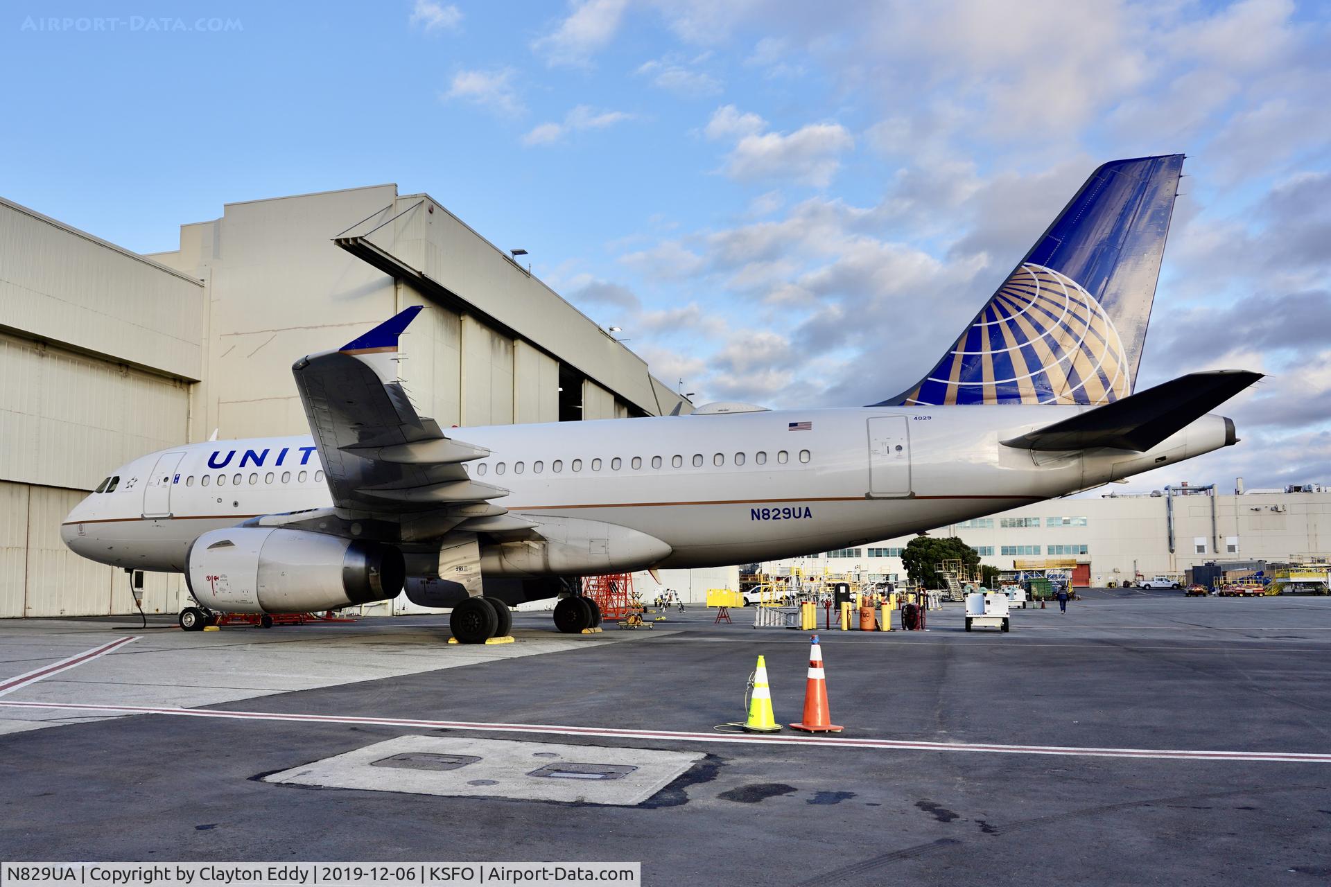 N829UA, 2000 Airbus A319-131 C/N 1211, SFO 2019.
