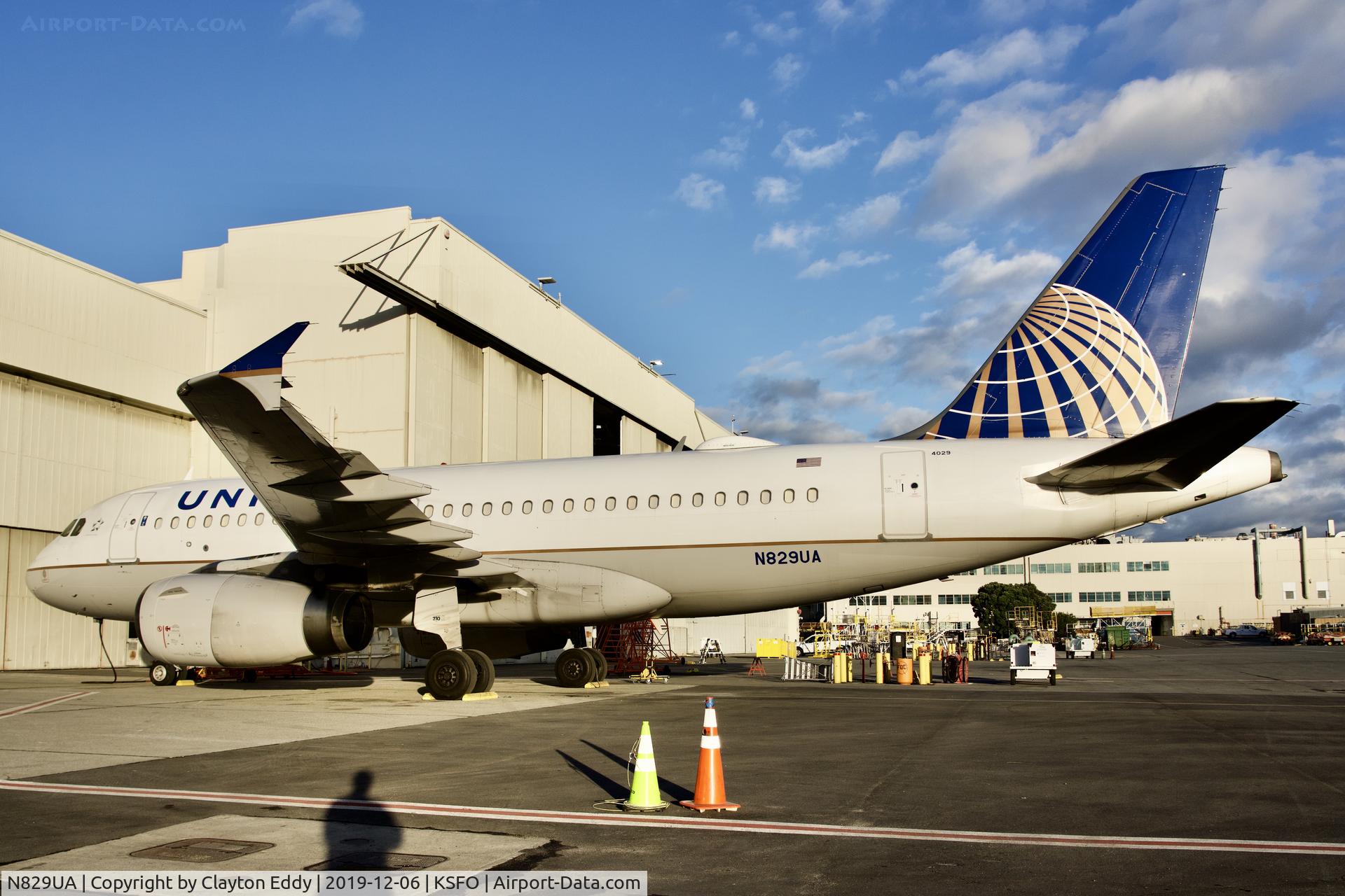N829UA, 2000 Airbus A319-131 C/N 1211, SFO 2019.
