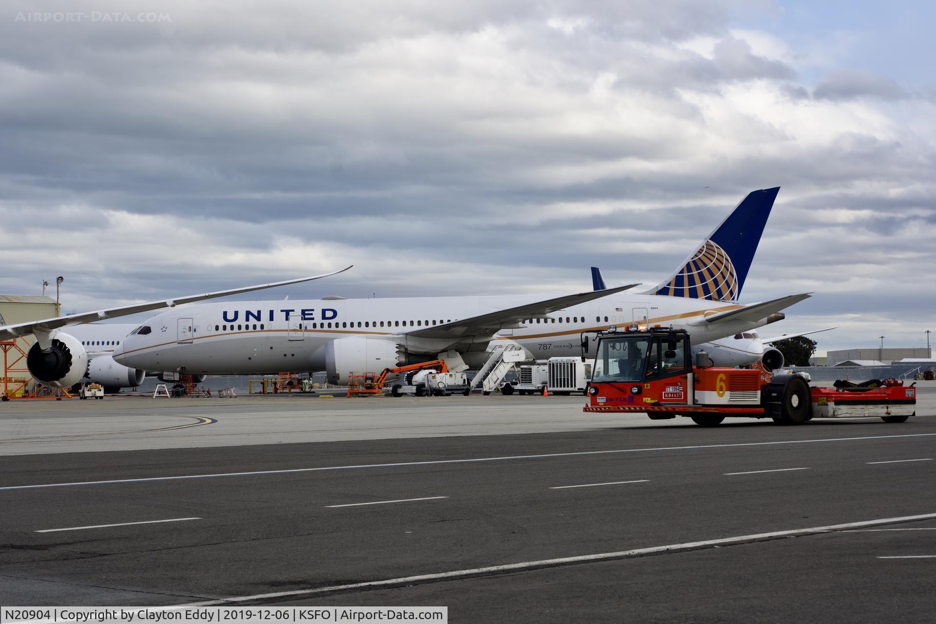 N20904, 2012 Boeing 787-8 Dreamliner C/N 34824, SFO 2019.