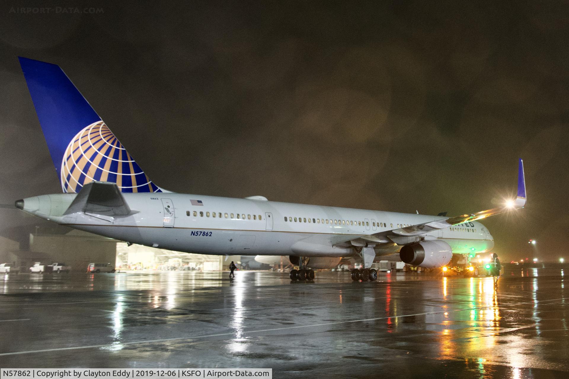 N57862, 2001 Boeing 757-33N C/N 32586, SFO 2019.