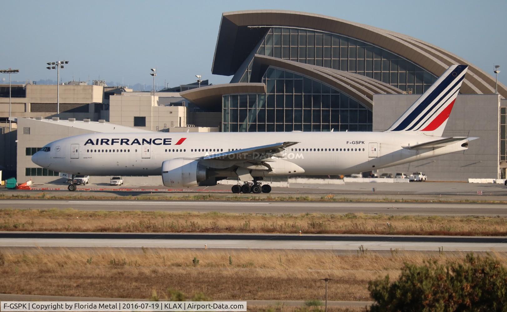 F-GSPK, 2000 Boeing 777-228/ER C/N 29010, LAX 2016