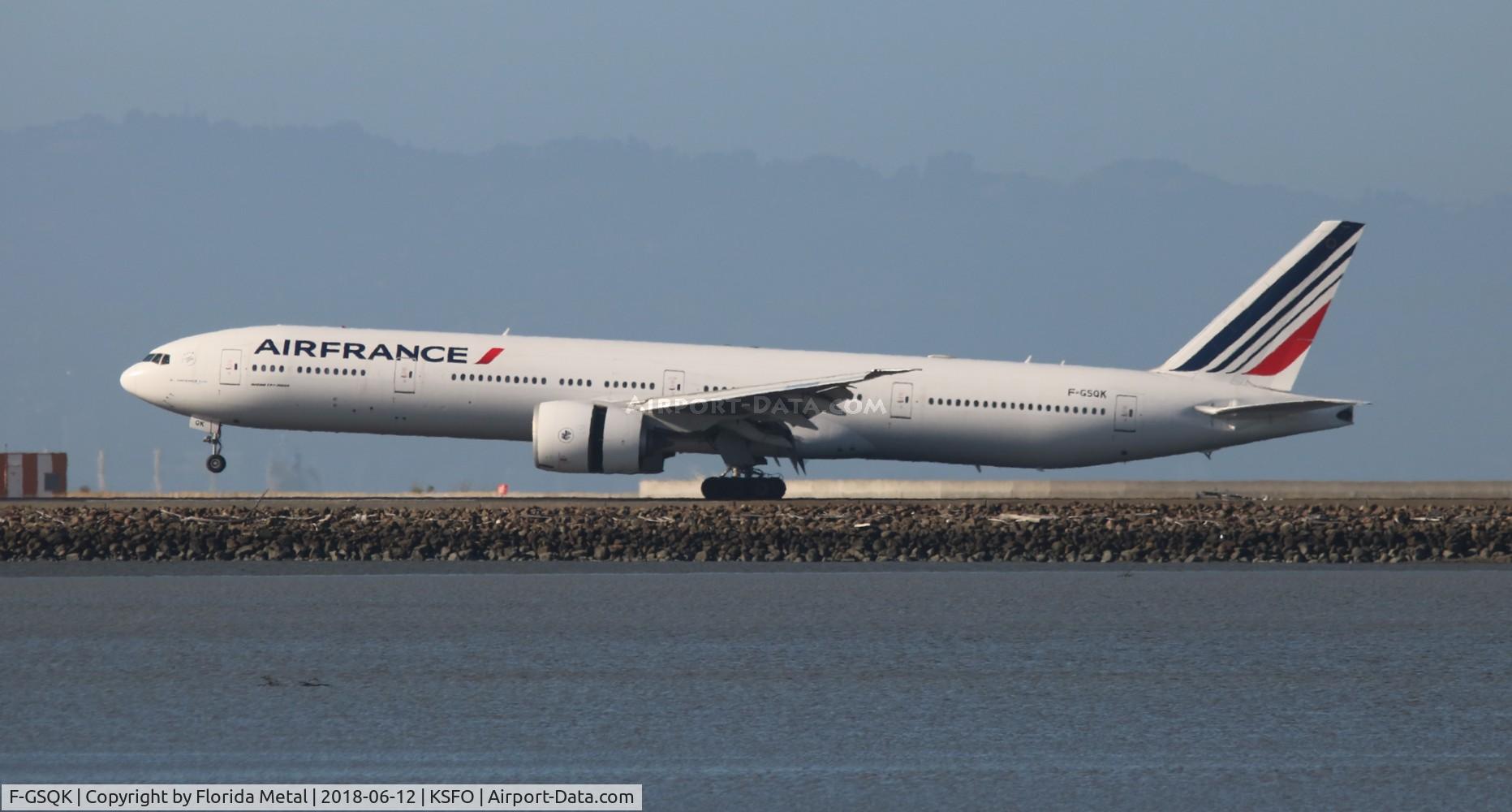 F-GSQK, 2005 Boeing 777-328/ER C/N 32845, SFO 2018