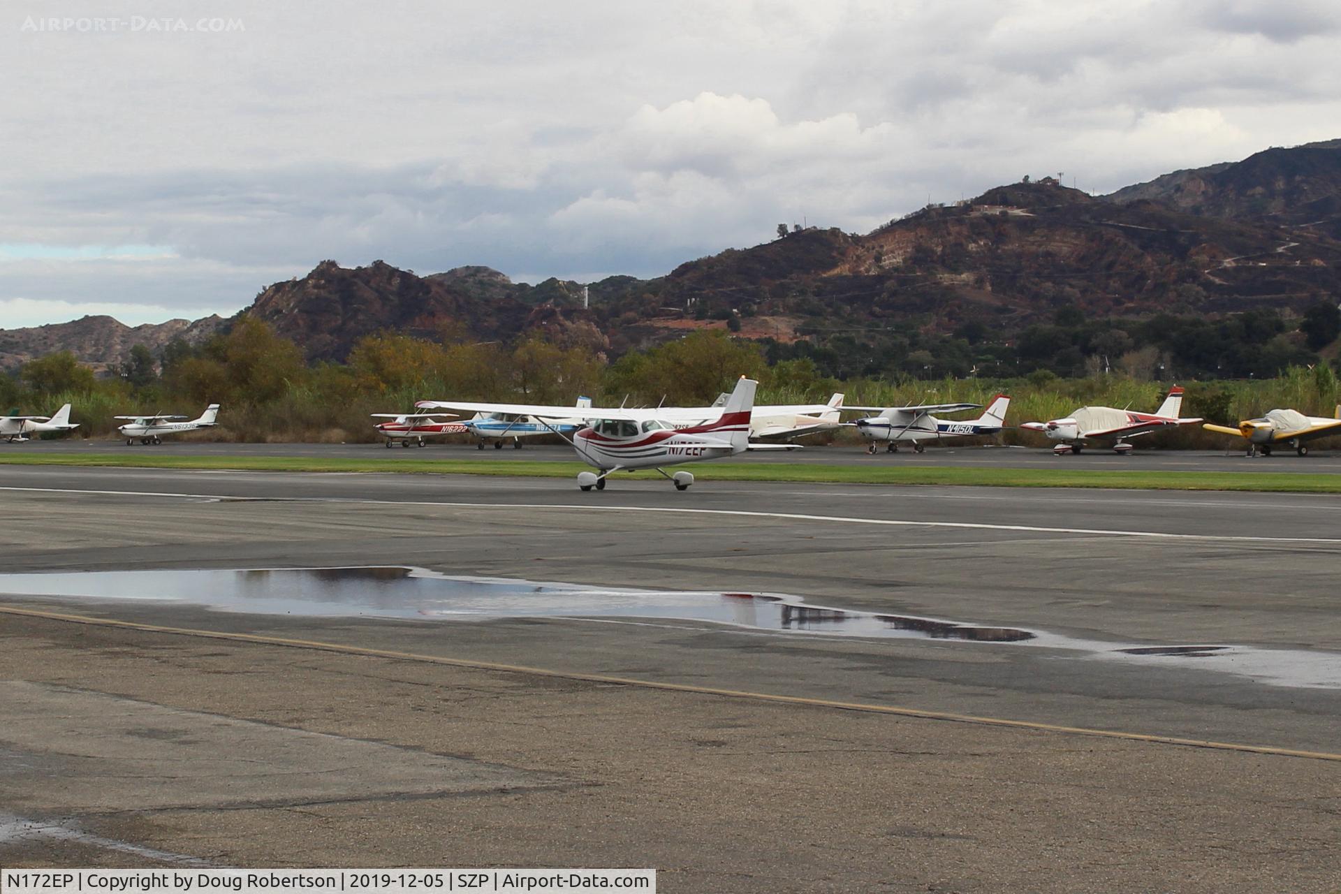 N172EP, 1976 Cessna 172N C/N 17267932, 1976 Cessna 172N SKYHAWK II, Lycoming O-360-H2AD 160 Hp, takeoff roll Rwy 04