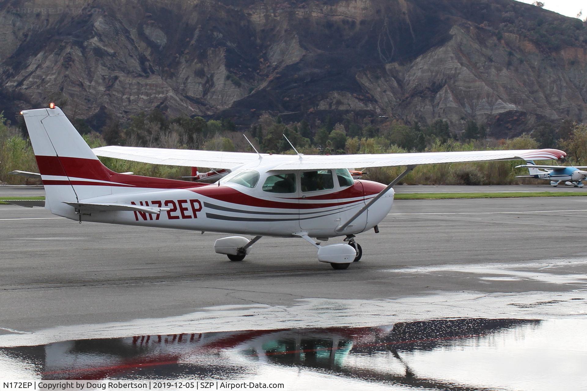 N172EP, 1976 Cessna 172N C/N 17267932, 1976 Cessna 172N SKYHAWK II, Lycoming O-360-H2AD 160 Hp, taxi to Rwy 04