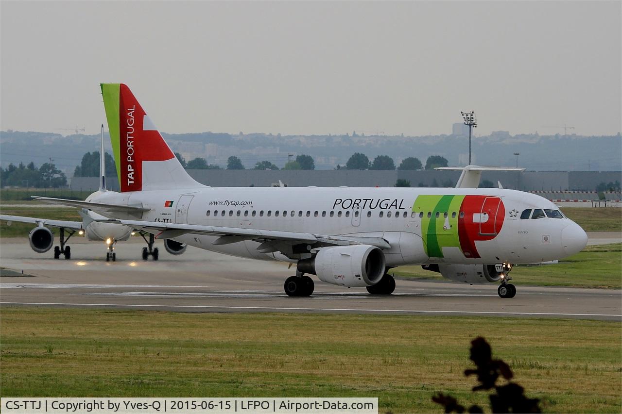 CS-TTJ, 1999 Airbus A319-111 C/N 979, Airbus A319-111, Ready to take off rwy 08, Paris-Orly airport (LFPO-ORY)