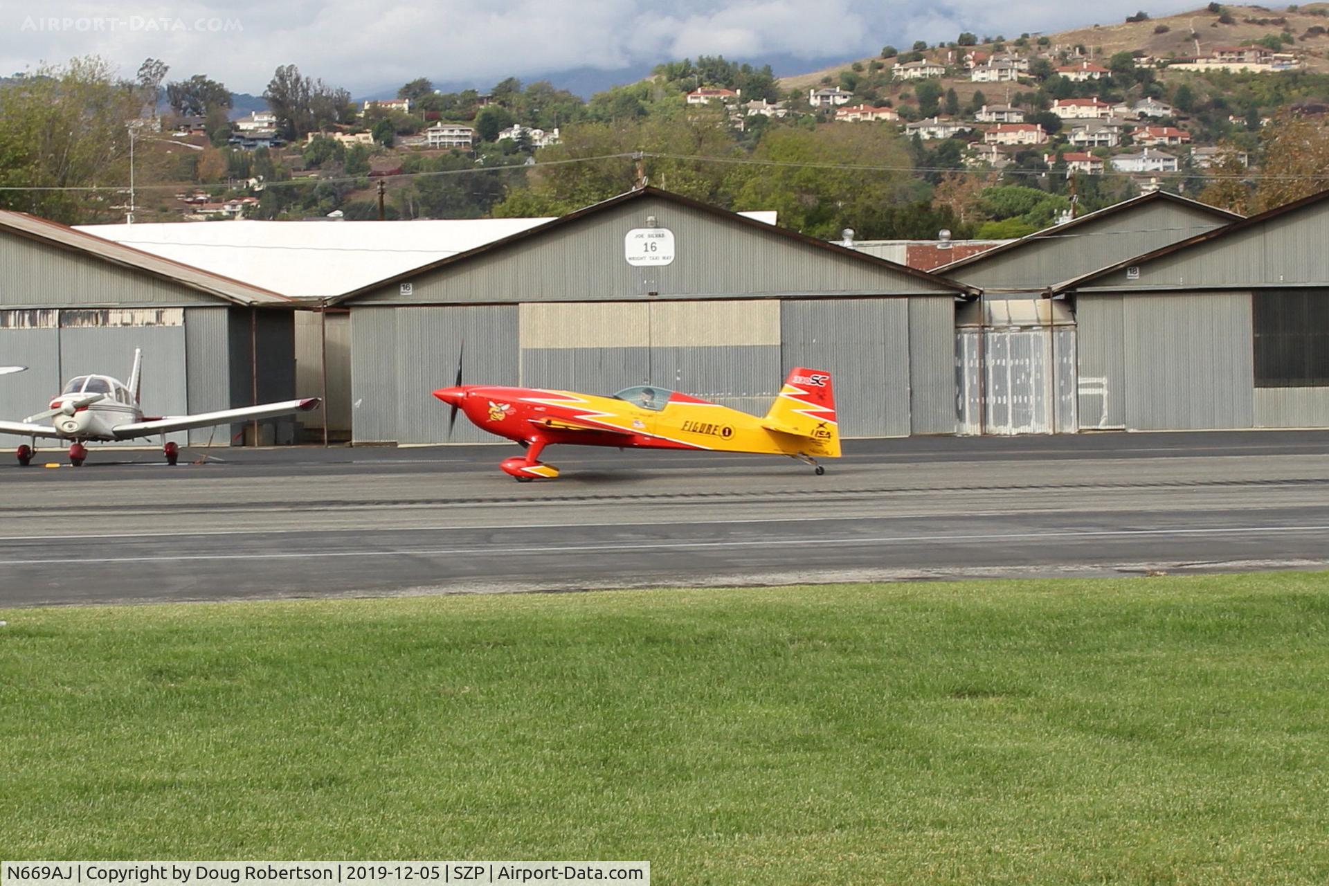N669AJ, Extra EA-330SC C/N SC001E, EXTRA FLUGZEUGPRODUKTIONS EA-330/SC Unknown engine, Experimental class, taxi to Rwy 04
