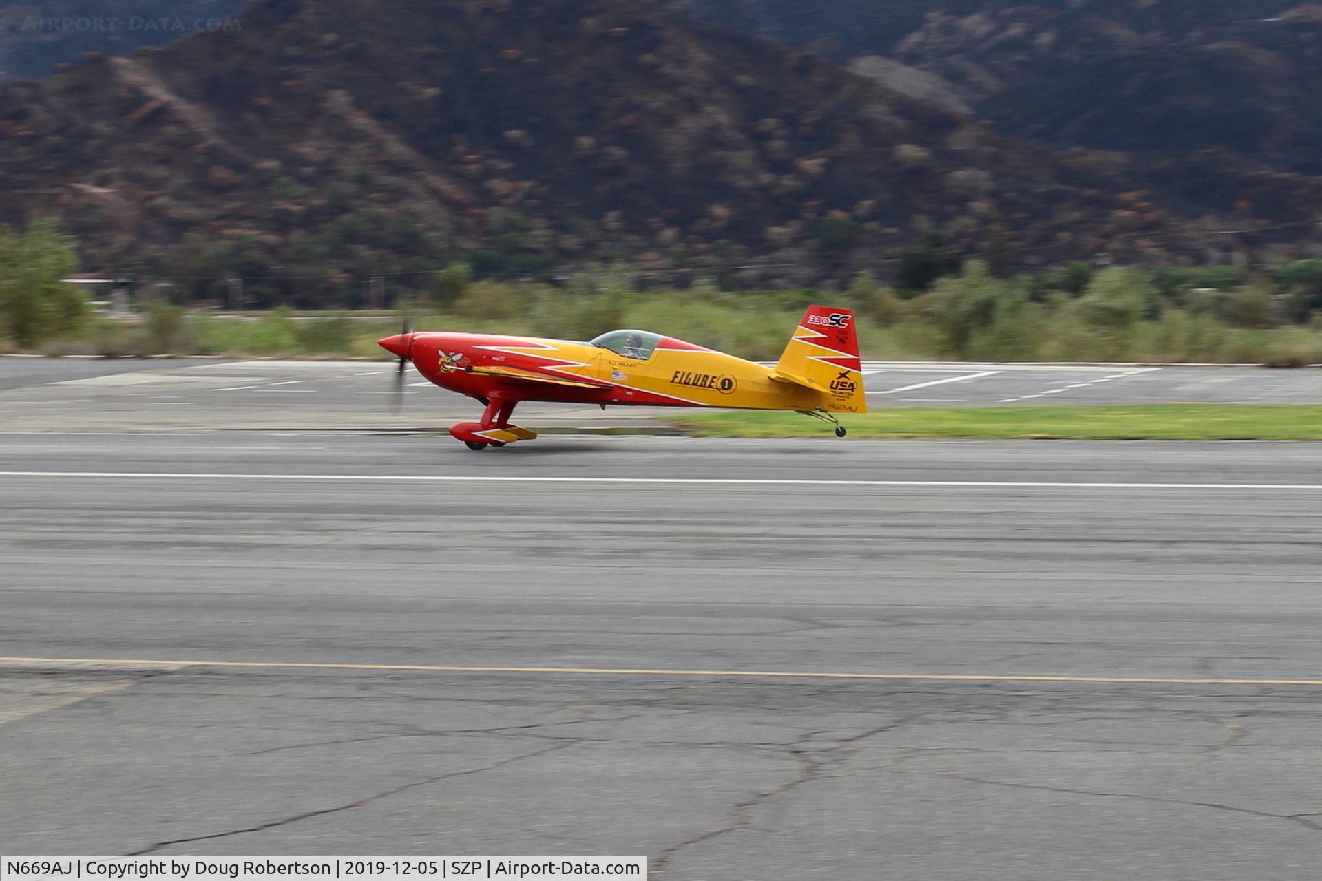 N669AJ, Extra EA-330SC C/N SC001E, EXTRA FLUGZEUGPRODUKTIONS EA 330/SC, unknown engine, Experimental class, landing roll Rwy 04