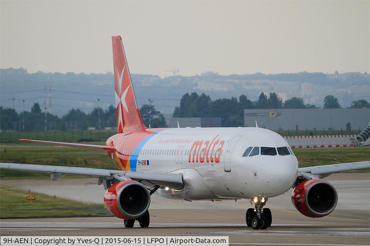 9H-AEN, 2005 Airbus A320-214 C/N 2665, Airbus A320-214, Lining up rwy 08, Paris-Orly airport (LFPO-ORY)