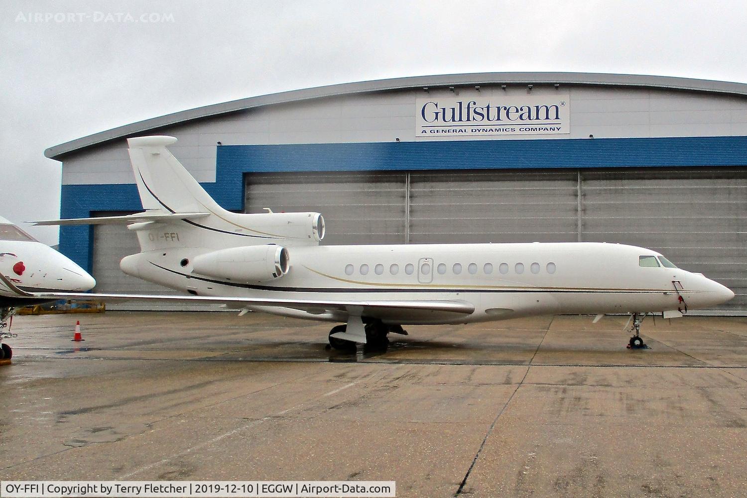 OY-FFI, 2009 Dassault Falcon 7X C/N 69, At Luton
