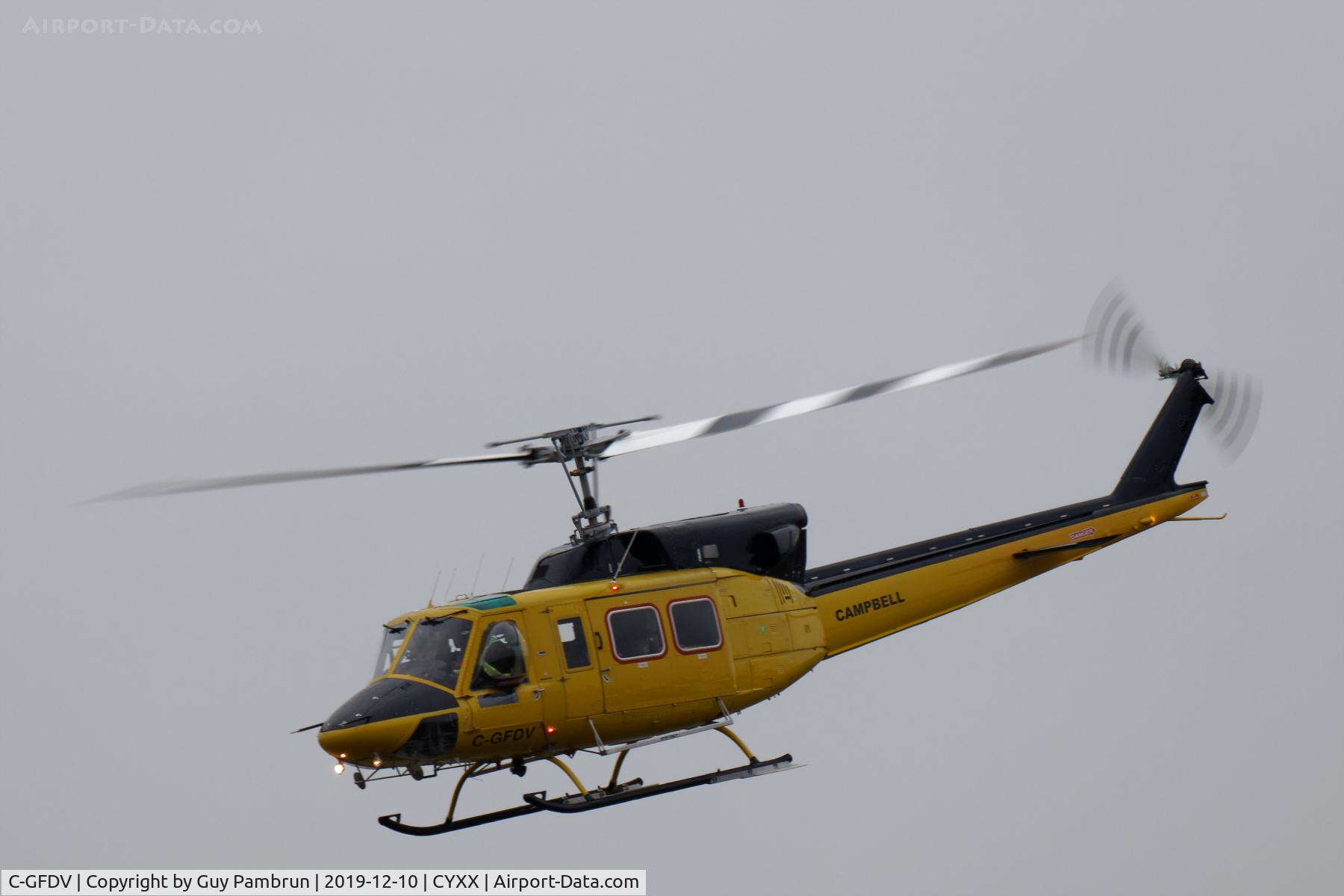 C-GFDV, 1977 Bell 212 C/N 30842, Departing