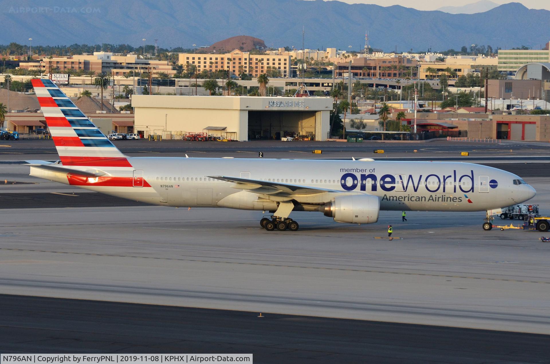 N796AN, 2000 Boeing 777-223 C/N 30796, Push-back of American One World B772
