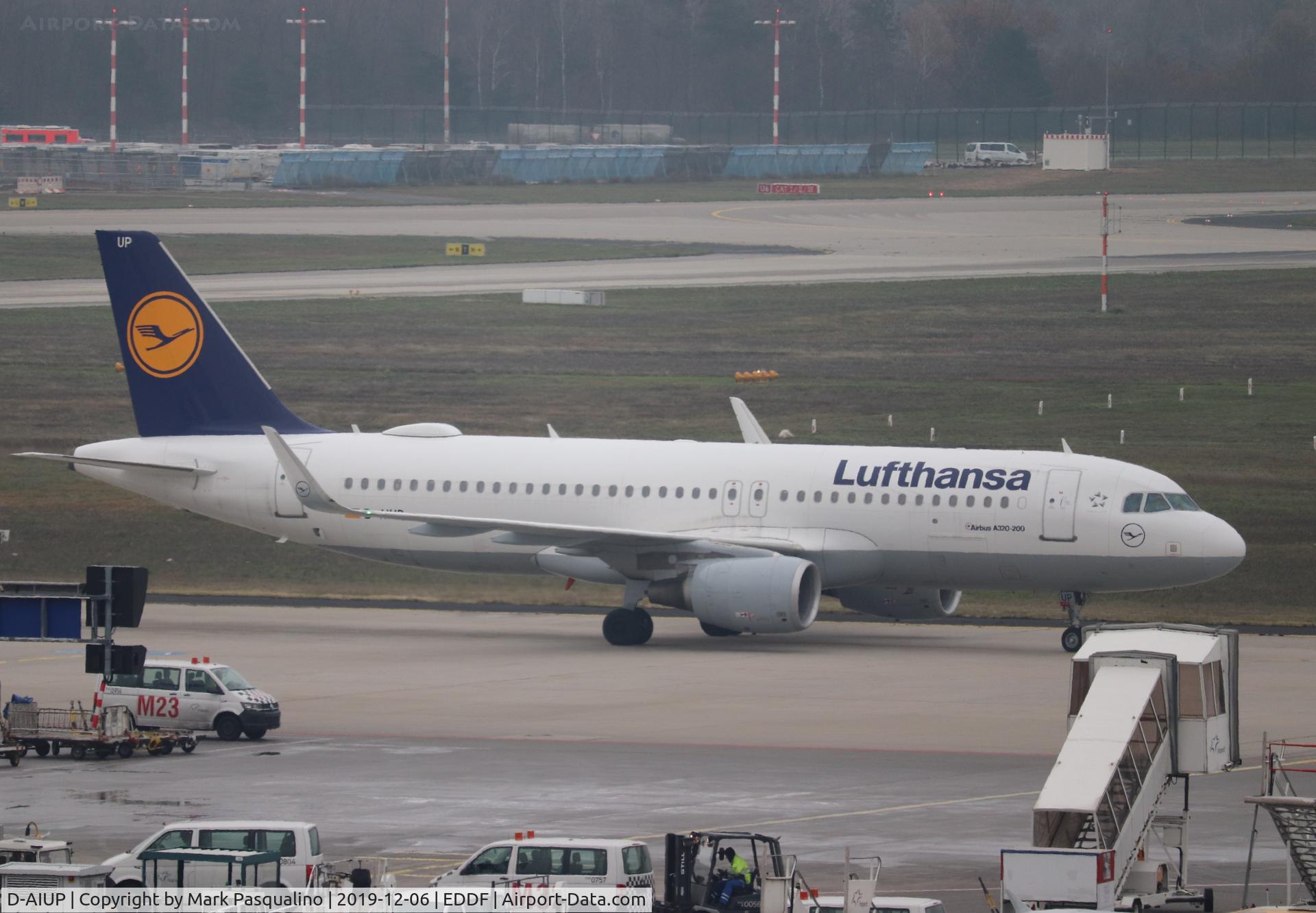 D-AIUP, 2015 Airbus A320-214 C/N 6807, Airbus A320-214