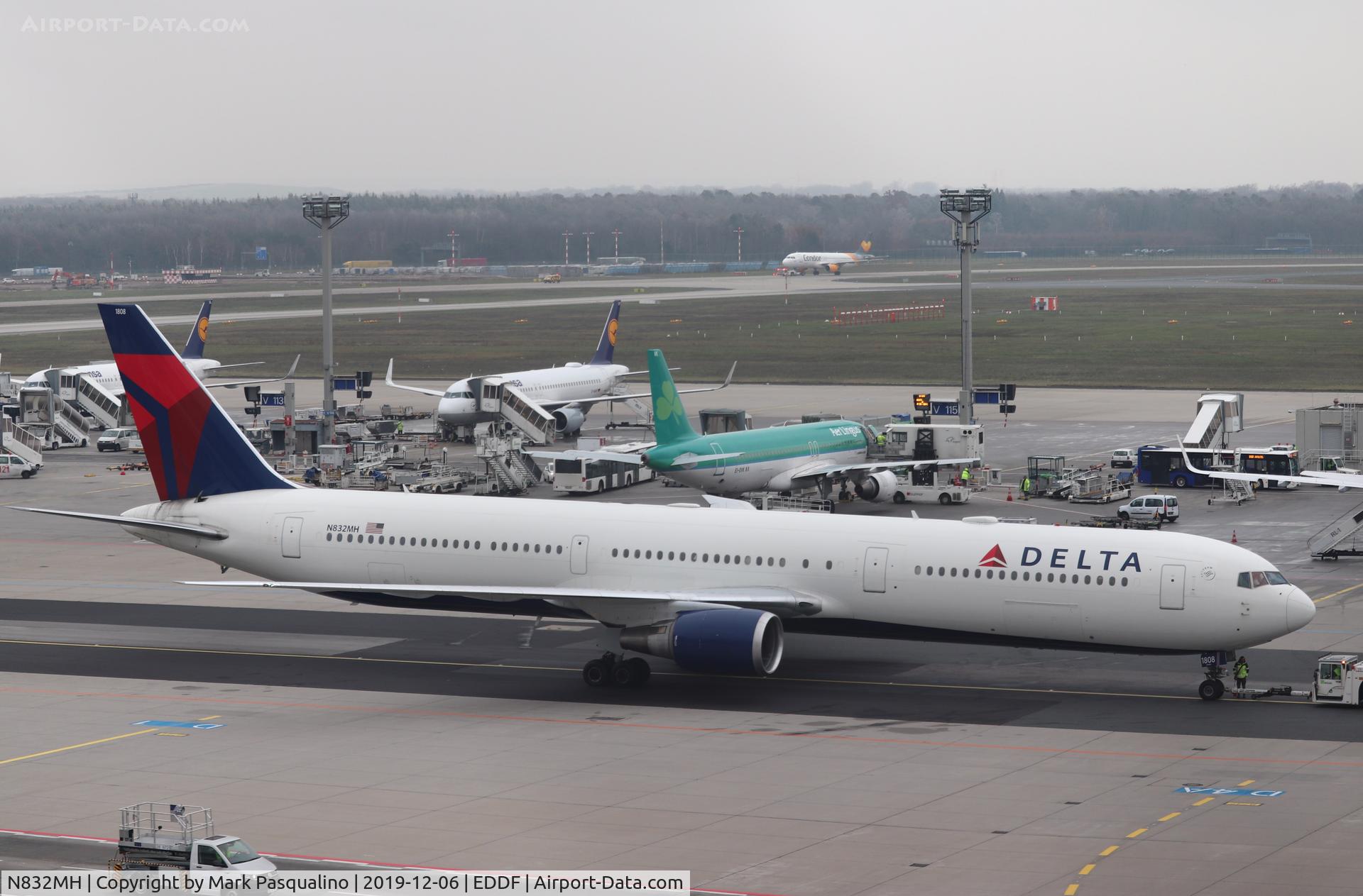 N832MH, 2000 Boeing 767-432/ER C/N 29704, Boeing 767-432/ER