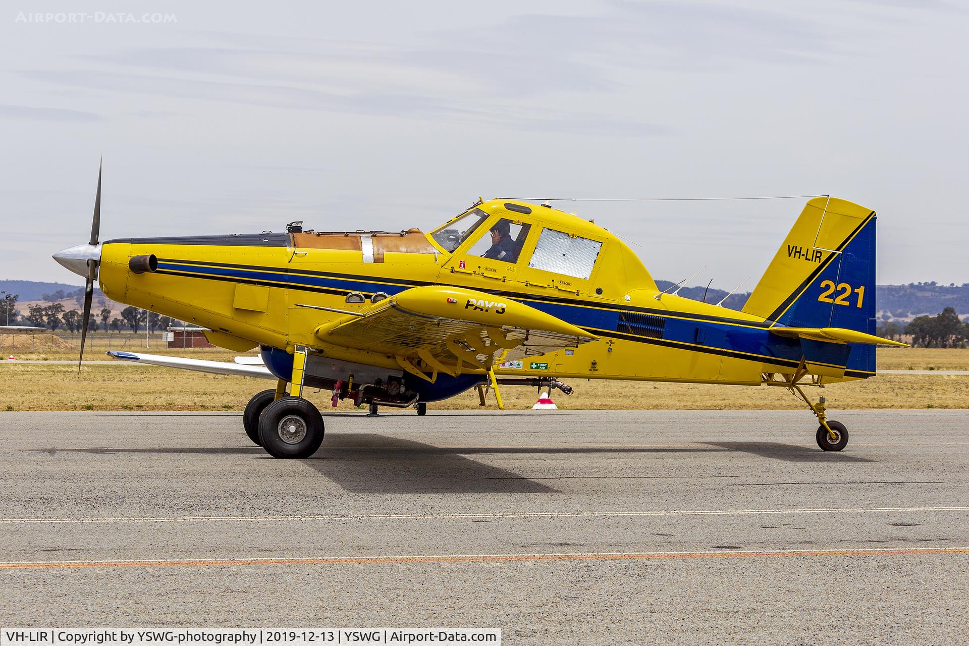 VH-LIR, Air Tractor AT-802 C/N 802-0049, Pay's Air Services (VH-LIR) Air Tractor AT-802 at Wagga Wagga Airport