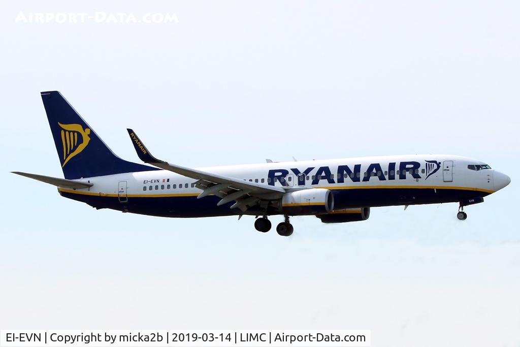 EI-EVN, 2012 Boeing 737-8AS C/N 40294, Landing
