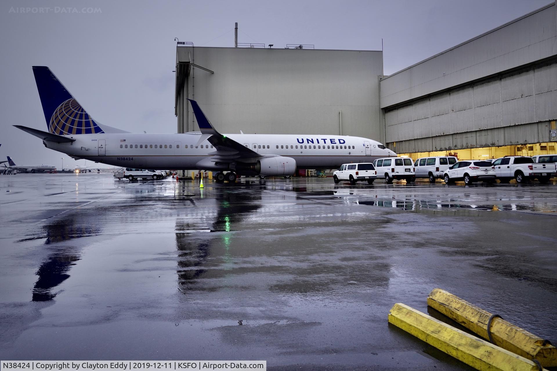 N38424, 2008 Boeing 737-924/ER C/N 37095, SfO 2019.