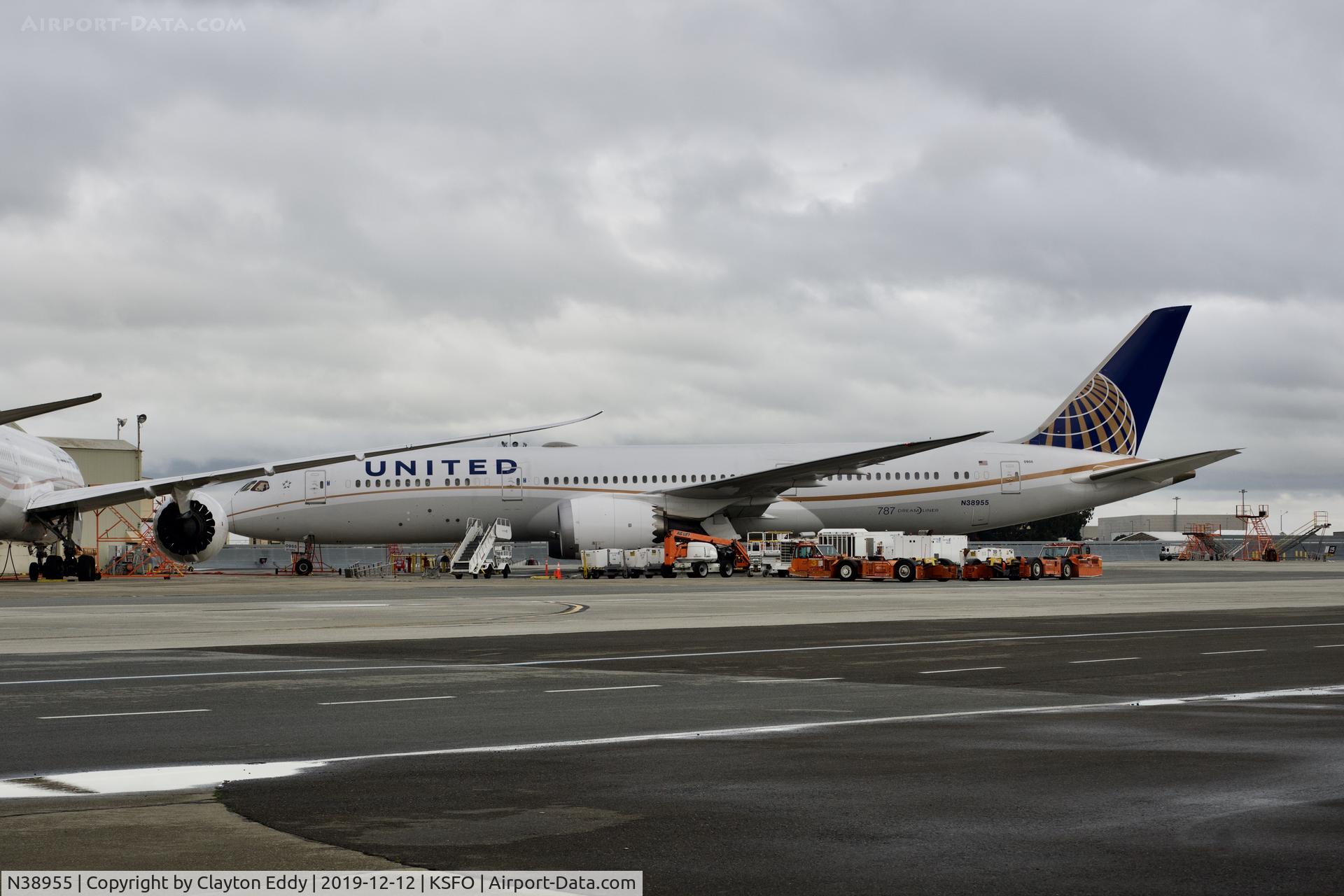 N38955, 2015 Boeing 787-9 Dreamliner C/N 37814, SFO 2019.