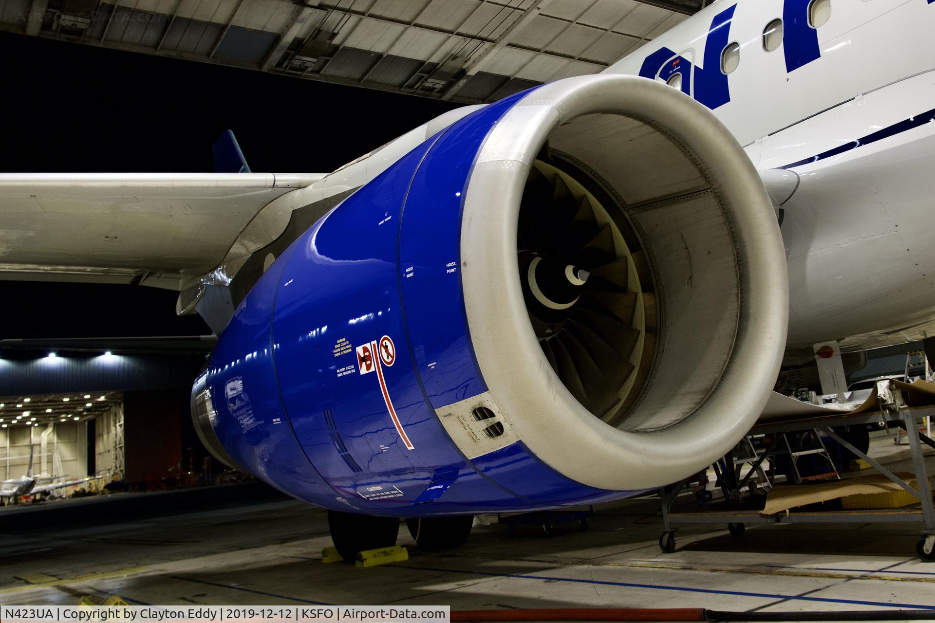 N423UA, 1995 Airbus A320-232 C/N 504, SFO 2019.