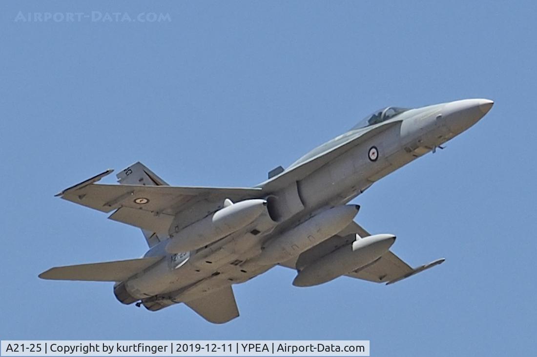 A21-25, 1988 McDonnell Douglas F/A-18A Hornet C/N 0496/AF025, McDonnell-Douglas FA-18A A21-25 RAAF Base Pearce 11/12/19