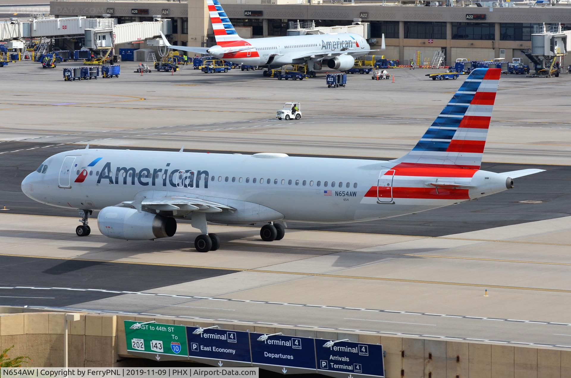 N654AW, 1999 Airbus A320-232 C/N 1050, American A320