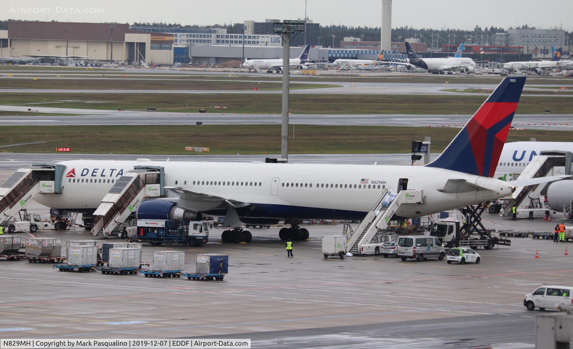 N829MH, 2000 Boeing 767-432/ER C/N 29700, Boeing 767-432/ER