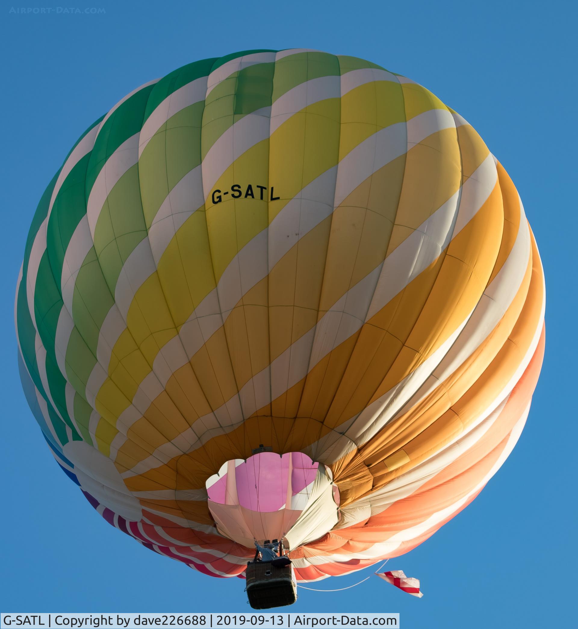 G-SATL, 1992 Cameron Balloons Sphere-105 C/N 2696, G SATL at Skysafari - Longleat