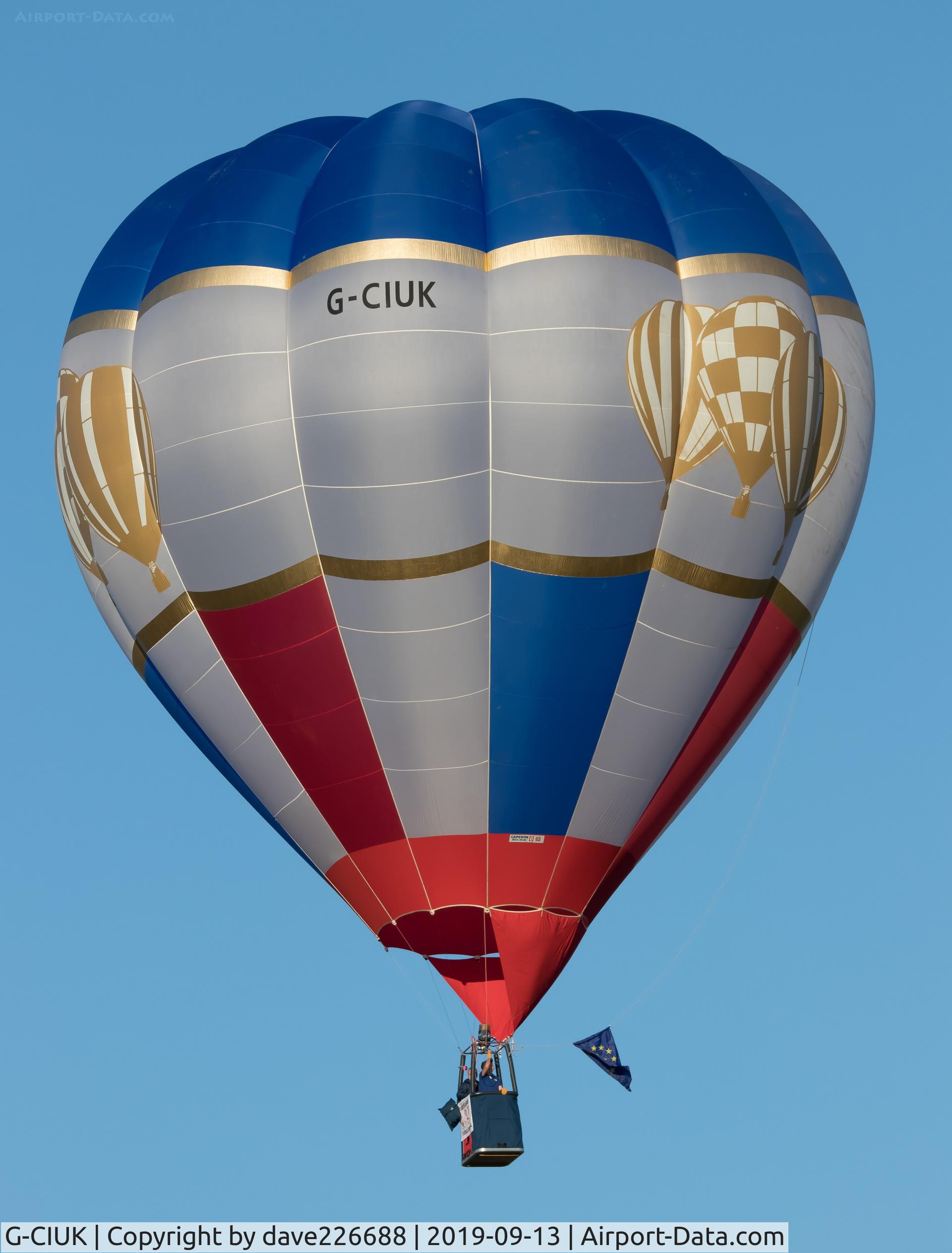 G-CIUK, 2015 Cameron Balloons O-65 C/N 11923, G CIUK asscending at the Skysafari - Longleat 2019