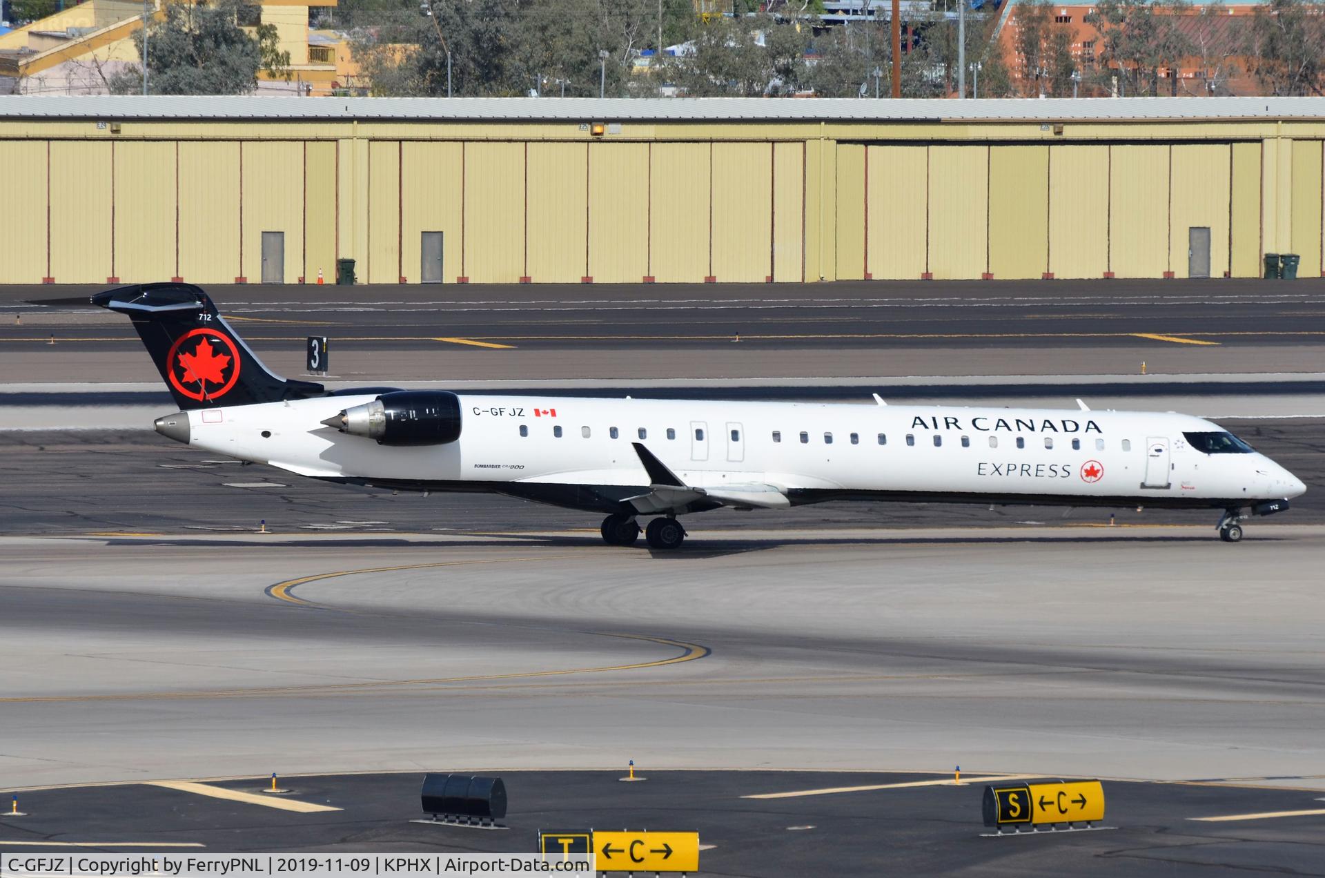 C-GFJZ, 2005 Canadair CRJ-705ER (CL-600-2D15) Regional Jet C/N 15050, Air Canada Express CL700 arriving in PHX