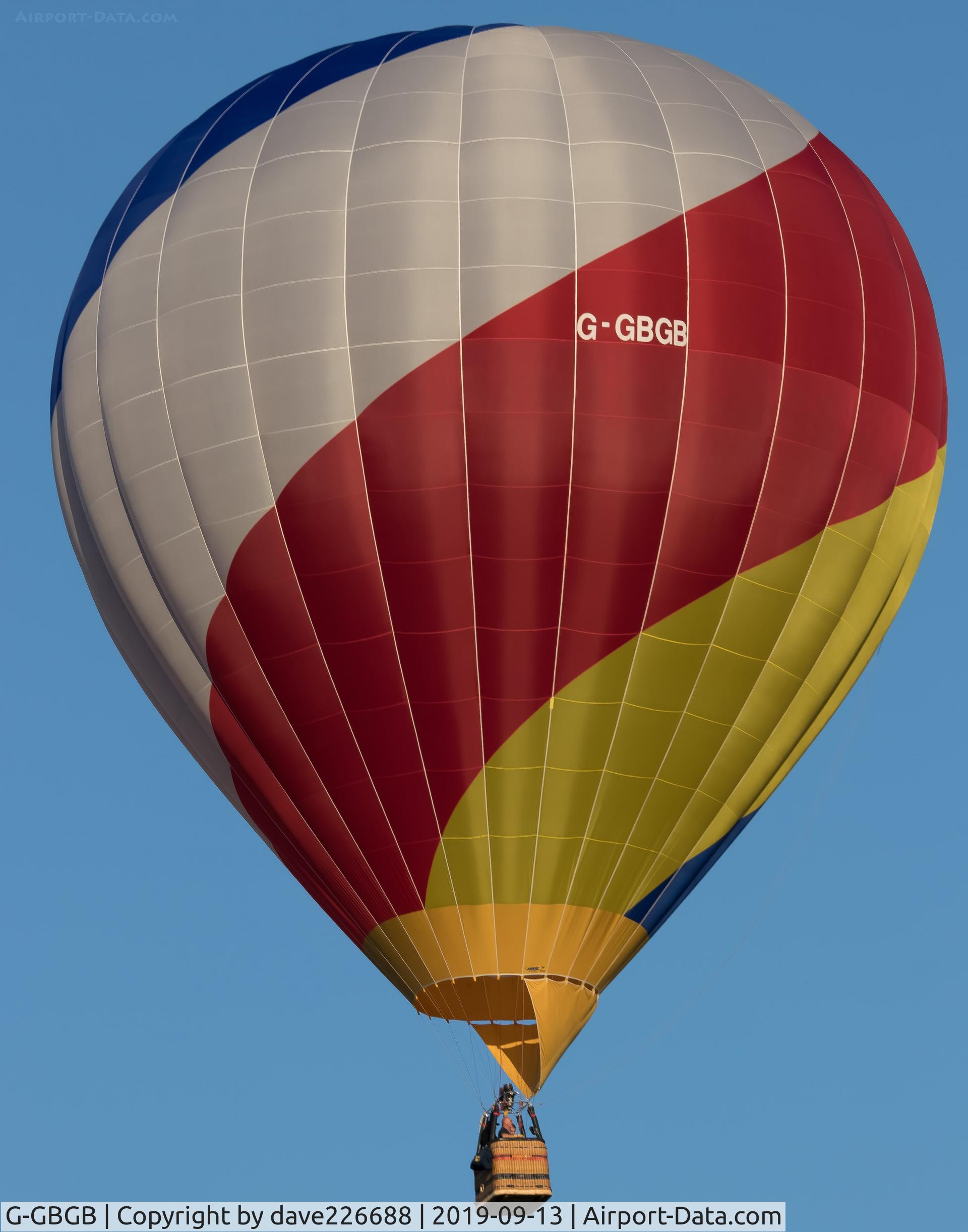 G-GBGB, 2004 UltraMagic M-105 C/N 105/126, G GBGB at the 2019 Longleat Skysafari