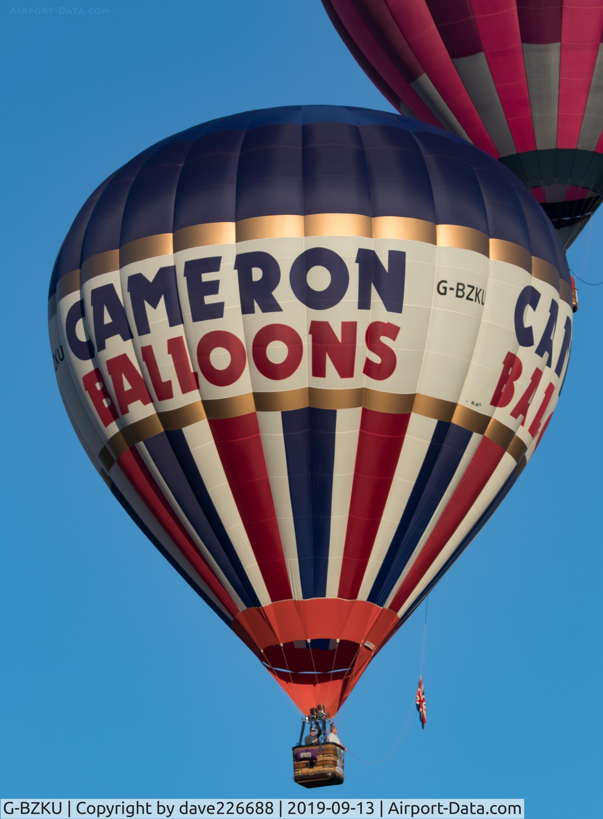 G-BZKU, 2000 Cameron Balloons Z-105 C/N 4931, G BZKU at the 2019 Longleat Skysafari