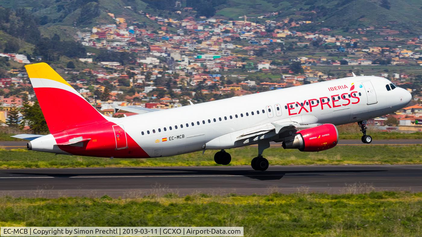 EC-MCB, 1999 Airbus A320-214 C/N 1125, EC-MCB @ Tenerife Norte Airport
