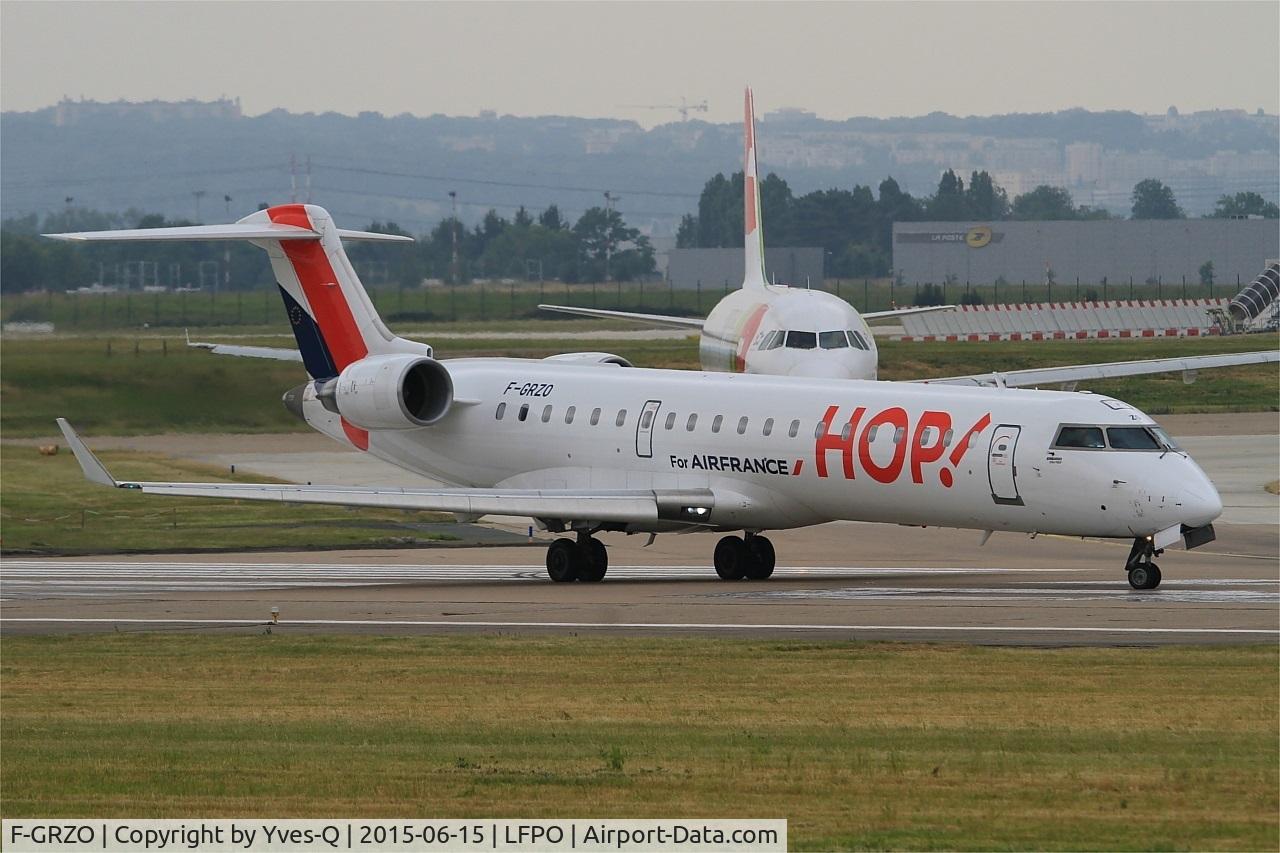 F-GRZO, 2007 Canadair CRJ-700 (CL-600-2C10) Regional Jet C/N 10265, Canadair CRJ-700, Lining up rwy 08, Paris-Orly airport (LFPO-ORY)