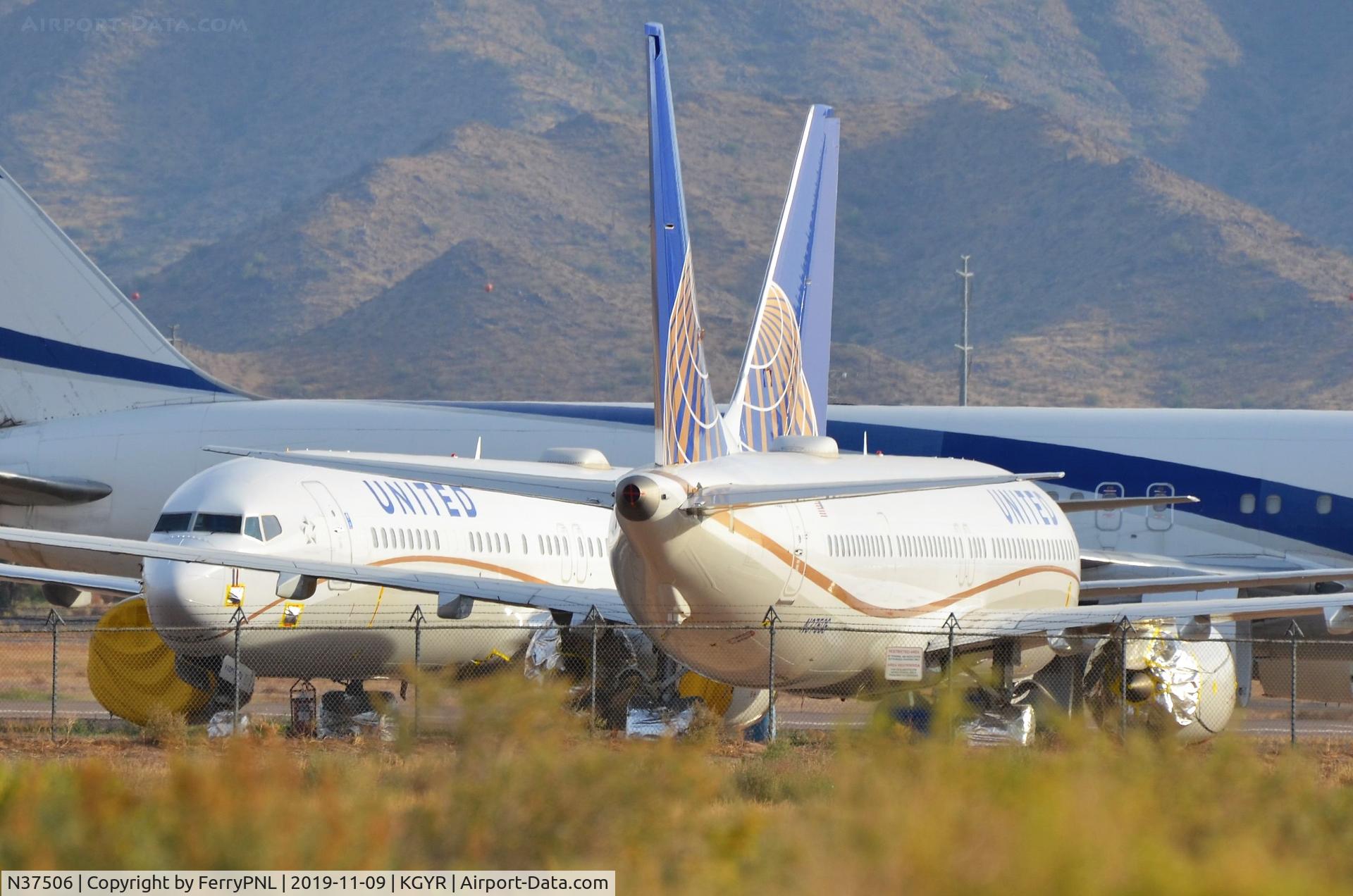 N37506, 2018 Boeing 737-9 MAX C/N 43432, A pair of United 's B739M's stored in GYR