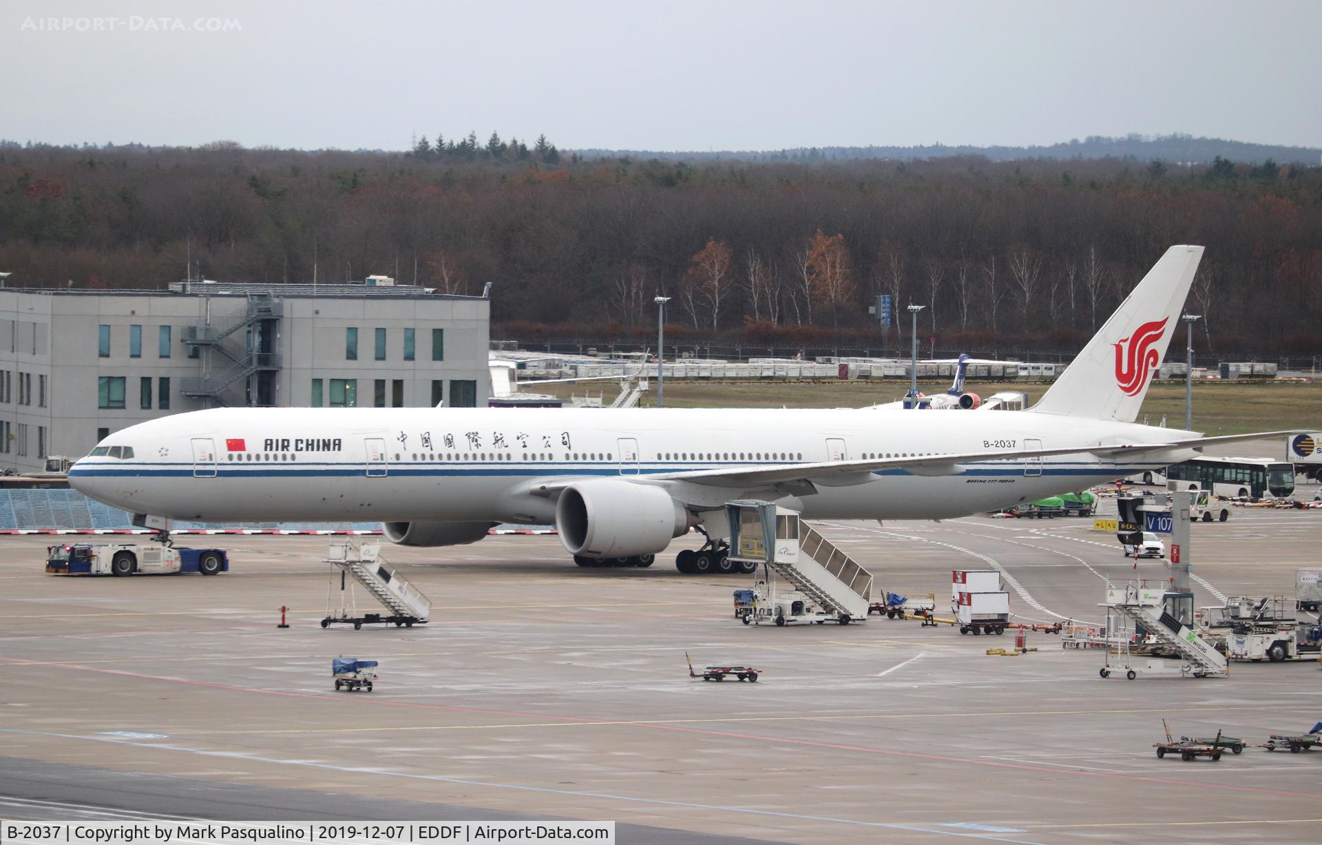 B-2037, 2013 Boeing 777-39L/ER C/N 38677, Boeing 777-39L/ER