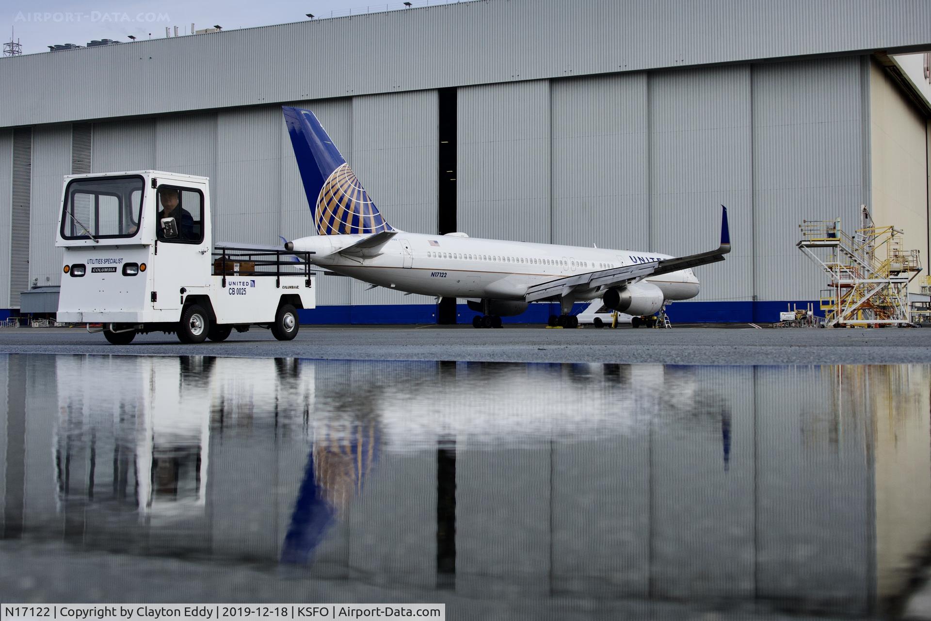 N17122, 1997 Boeing 757-224 C/N 27564, SFO 2019.