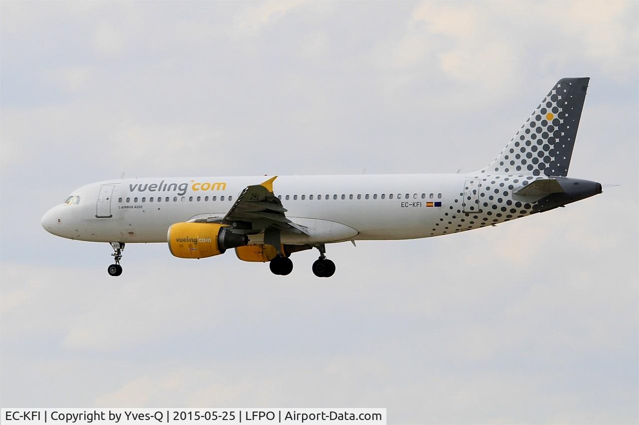 EC-KFI, 2007 Airbus A320-216 C/N 3174, Airbus A320-216, On final Rwy 26, Paris-Orly Airport (LFPO-ORY)