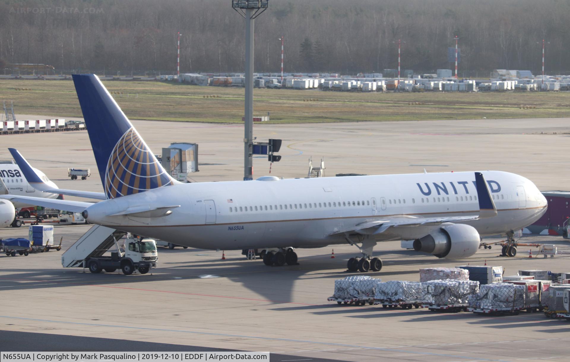 N655UA, 1992 Boeing 767-322/ER C/N 25393, Boeing 767-322