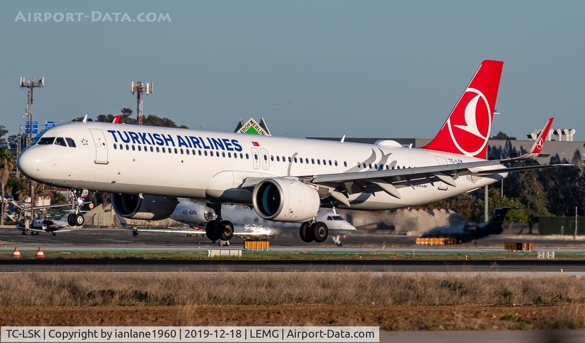 TC-LSK, 2019 Airbus A321-271NX C/N 9082, Arriving at Malaga