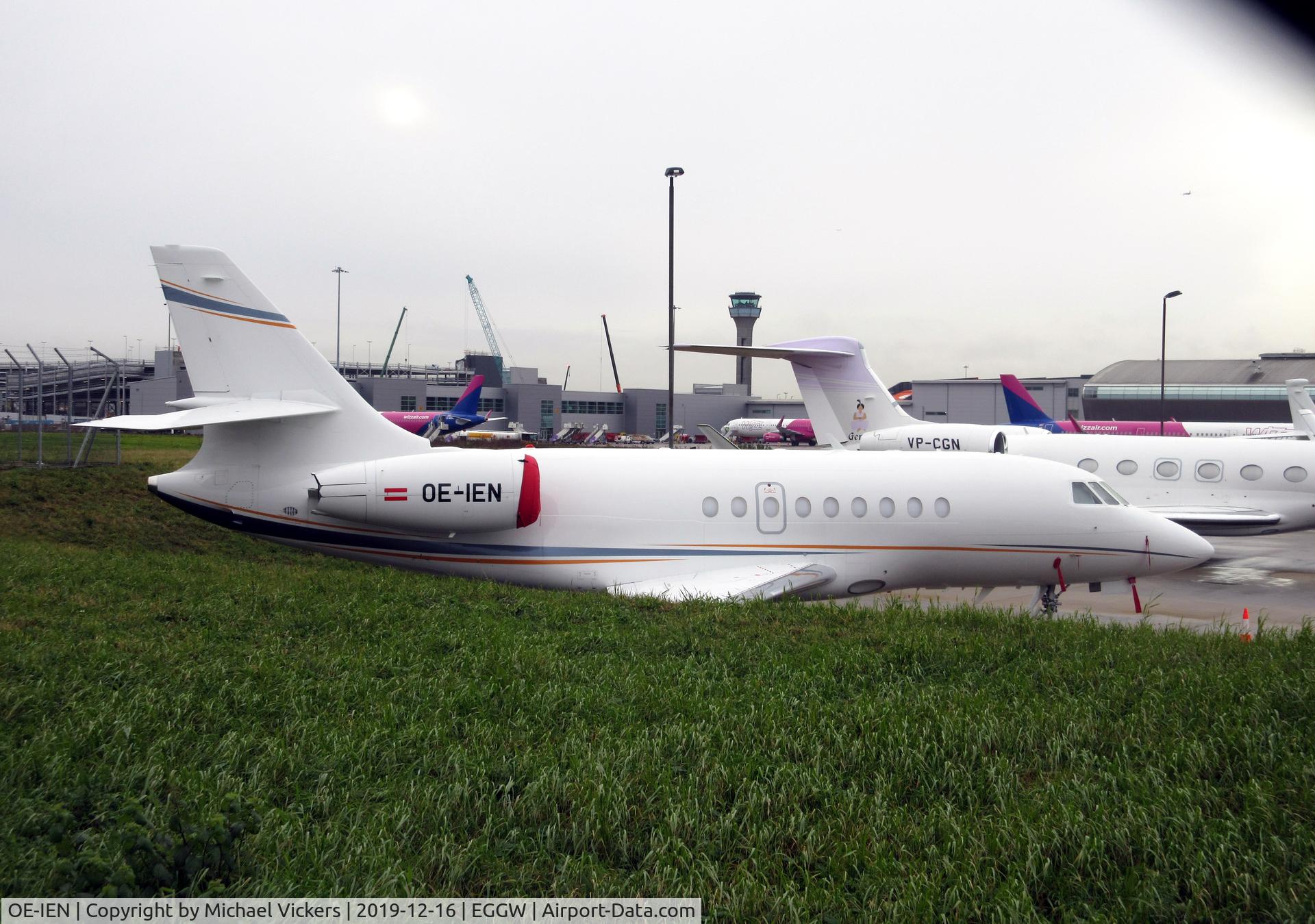 OE-IEN, 2006 Dassault Falcon 2000EX C/N 102, parked up