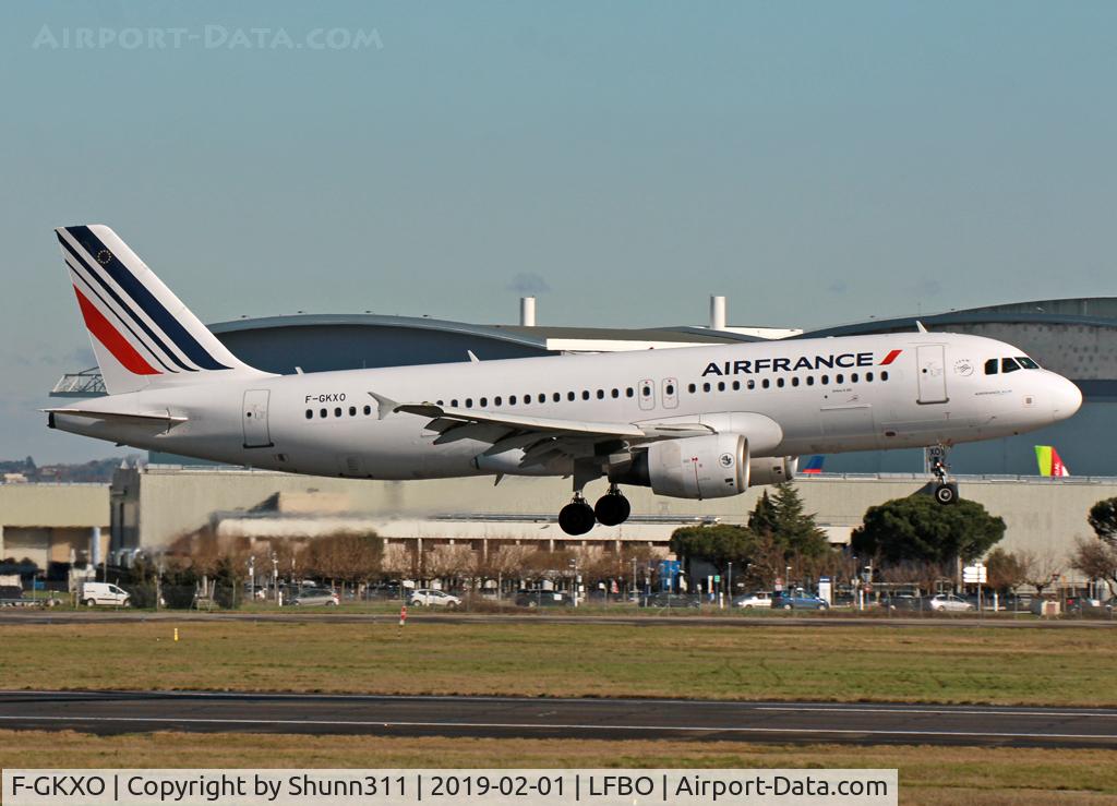 F-GKXO, 2008 Airbus A320-214 C/N 3420, Landing rwy 14R in modified new c/s...