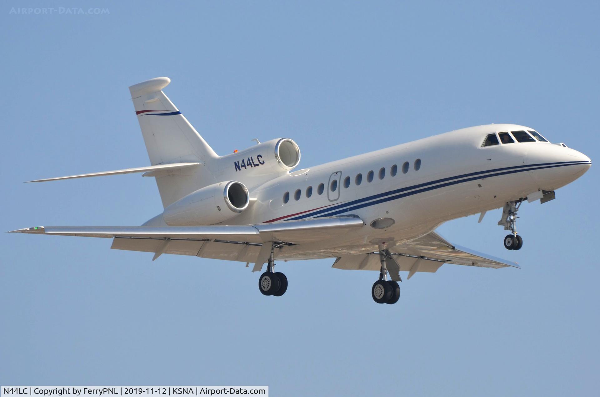 N44LC, 2008 Dassault Falcon 900EX C/N 216, Lowes Co DA00EX on short final