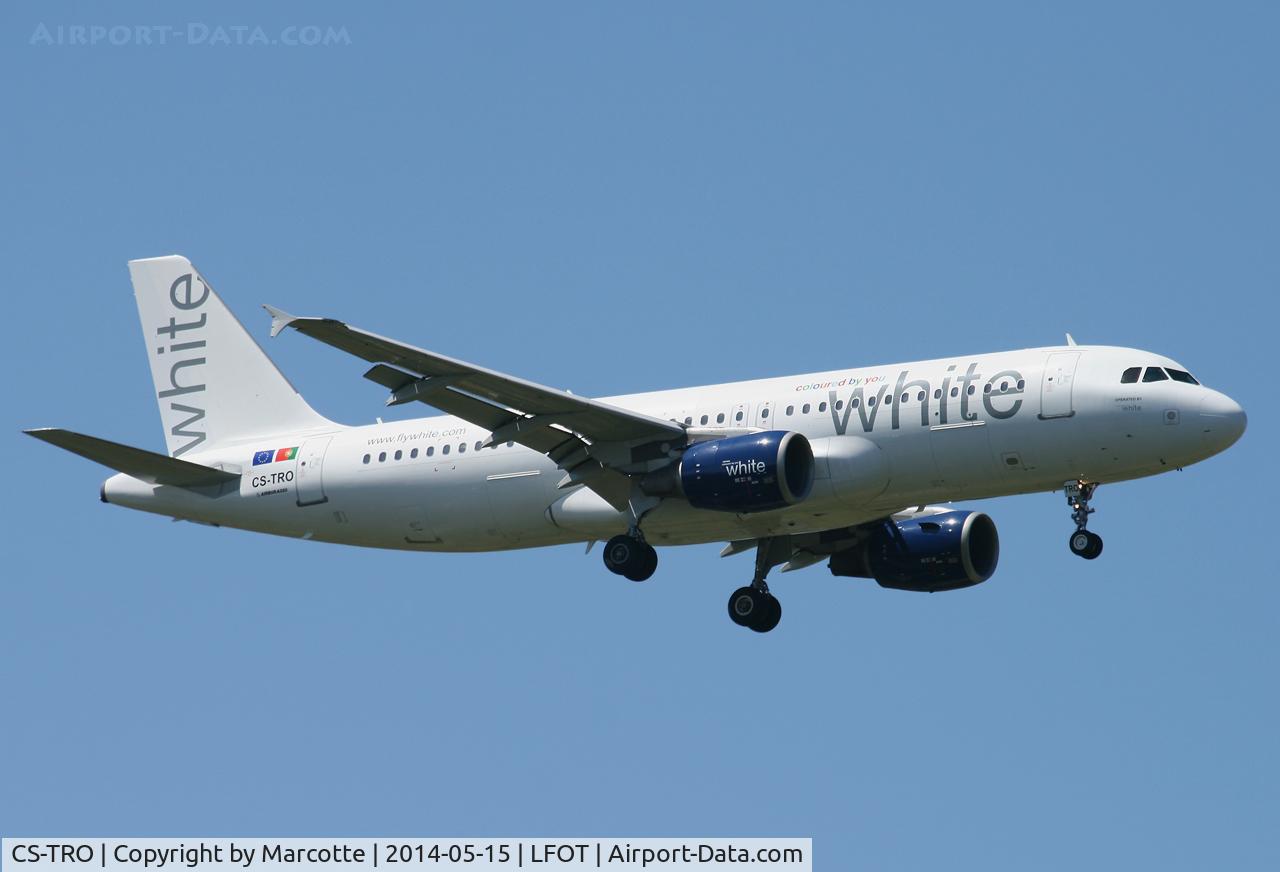 CS-TRO, 1995 Airbus A320-214 C/N 548, Finale rwy 02.