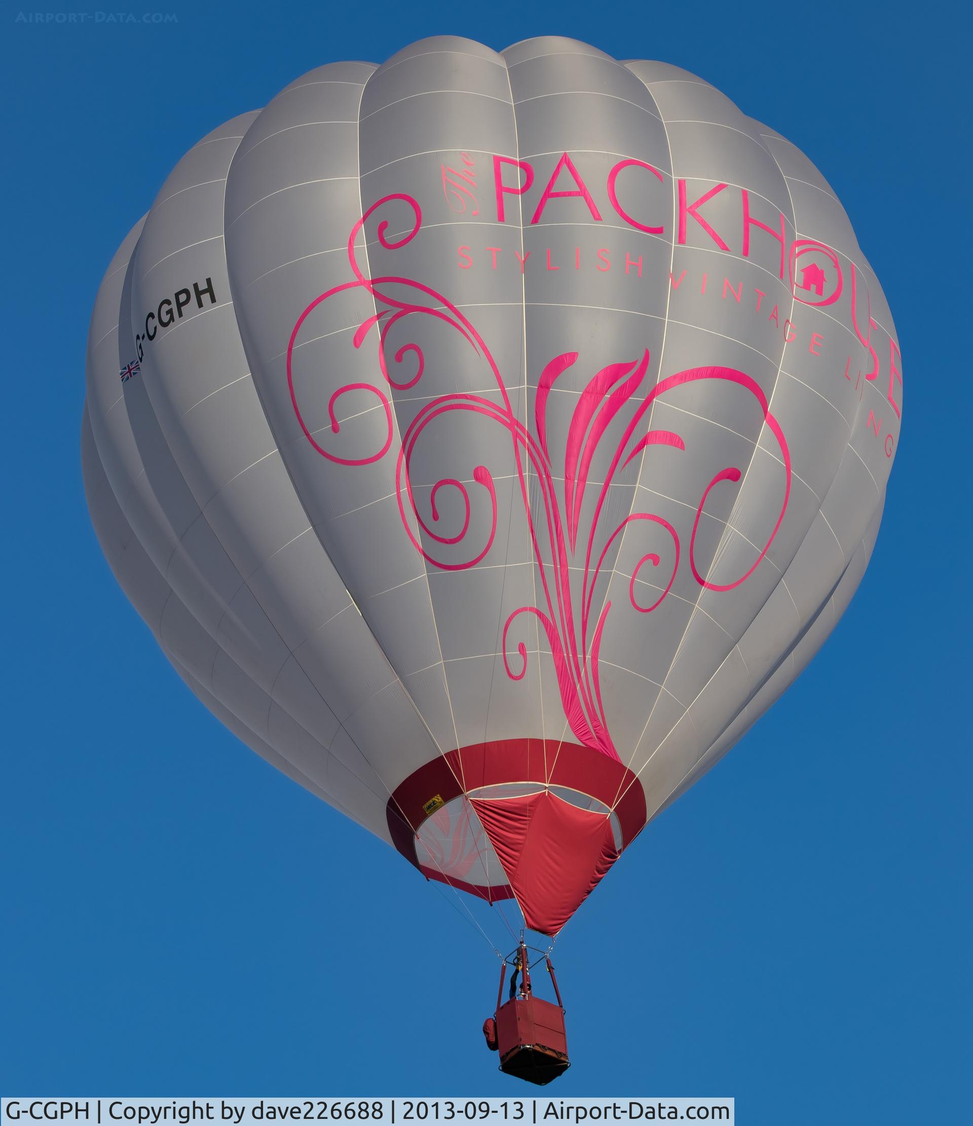 G-CGPH, 2010 UltraMagic S-50 C/N 50/02, G CGPH at the 2019 Longleat Skysafari