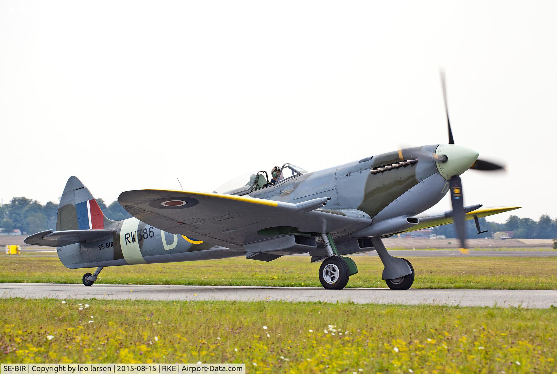 SE-BIR, 1945 Supermarine 361 Spitfire LF.XVIe C/N CBAF.IX.4644, Roskilde Air Show 15.8.2015