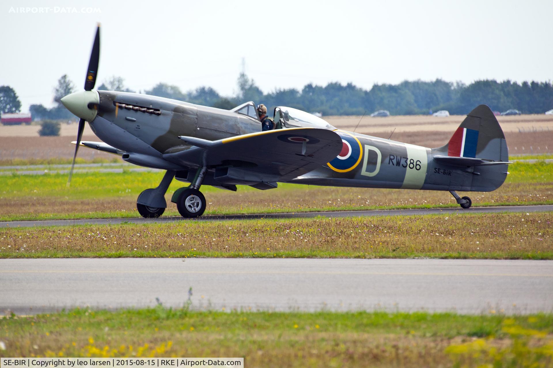 SE-BIR, 1945 Supermarine 361 Spitfire LF.XVIe C/N CBAF.IX.4644, Roskilde Air Show 15.8.2015