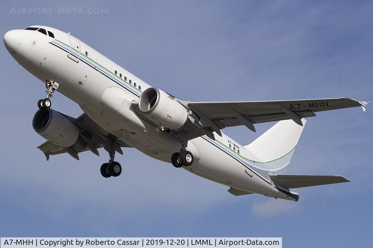 A7-MHH, 2009 Airbus ACJ319 (A319-115/CJ) C/N 3994, Runway 23