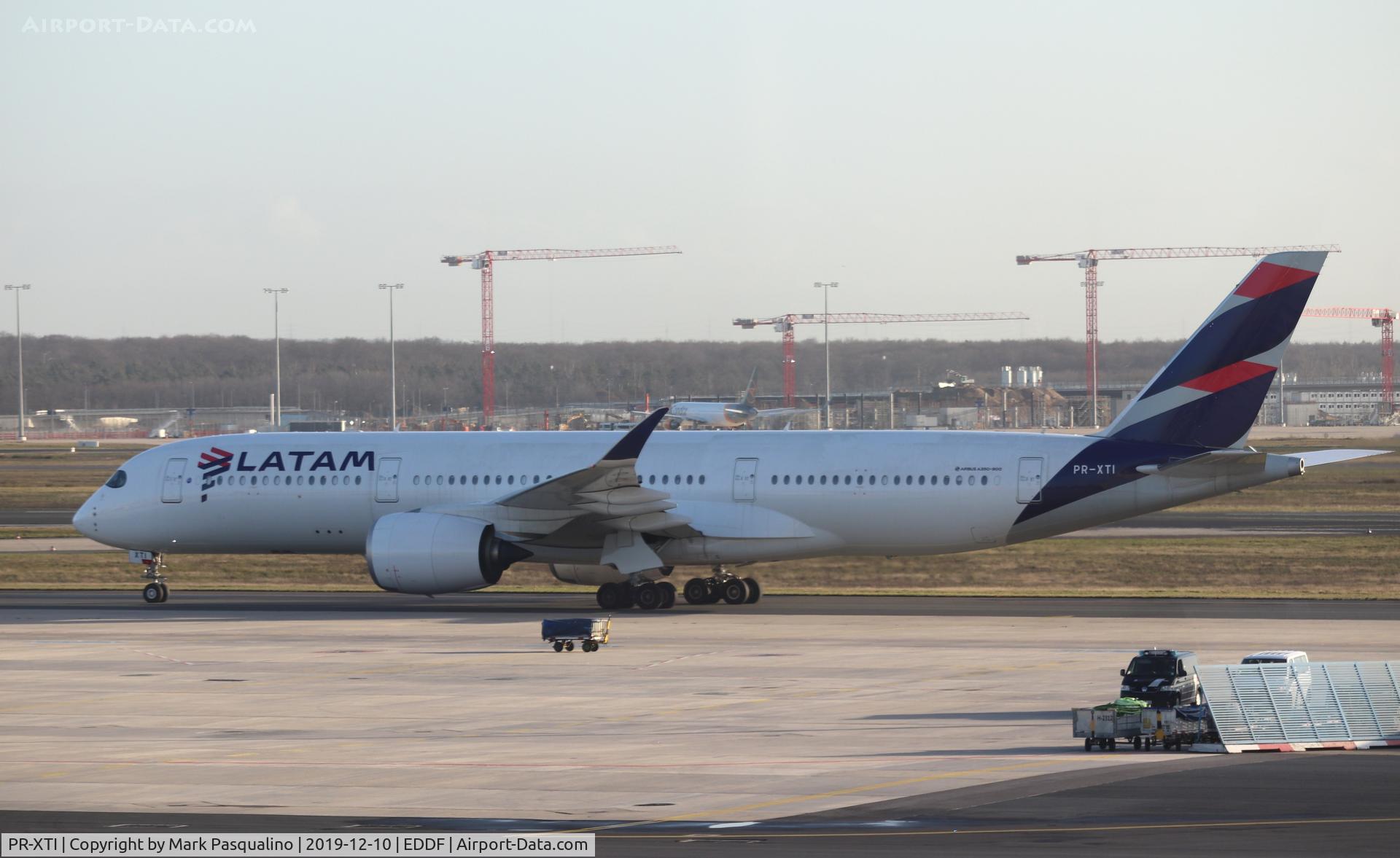 PR-XTI, 2018 Airbus A350-941 C/N 250, Airbus A350-941