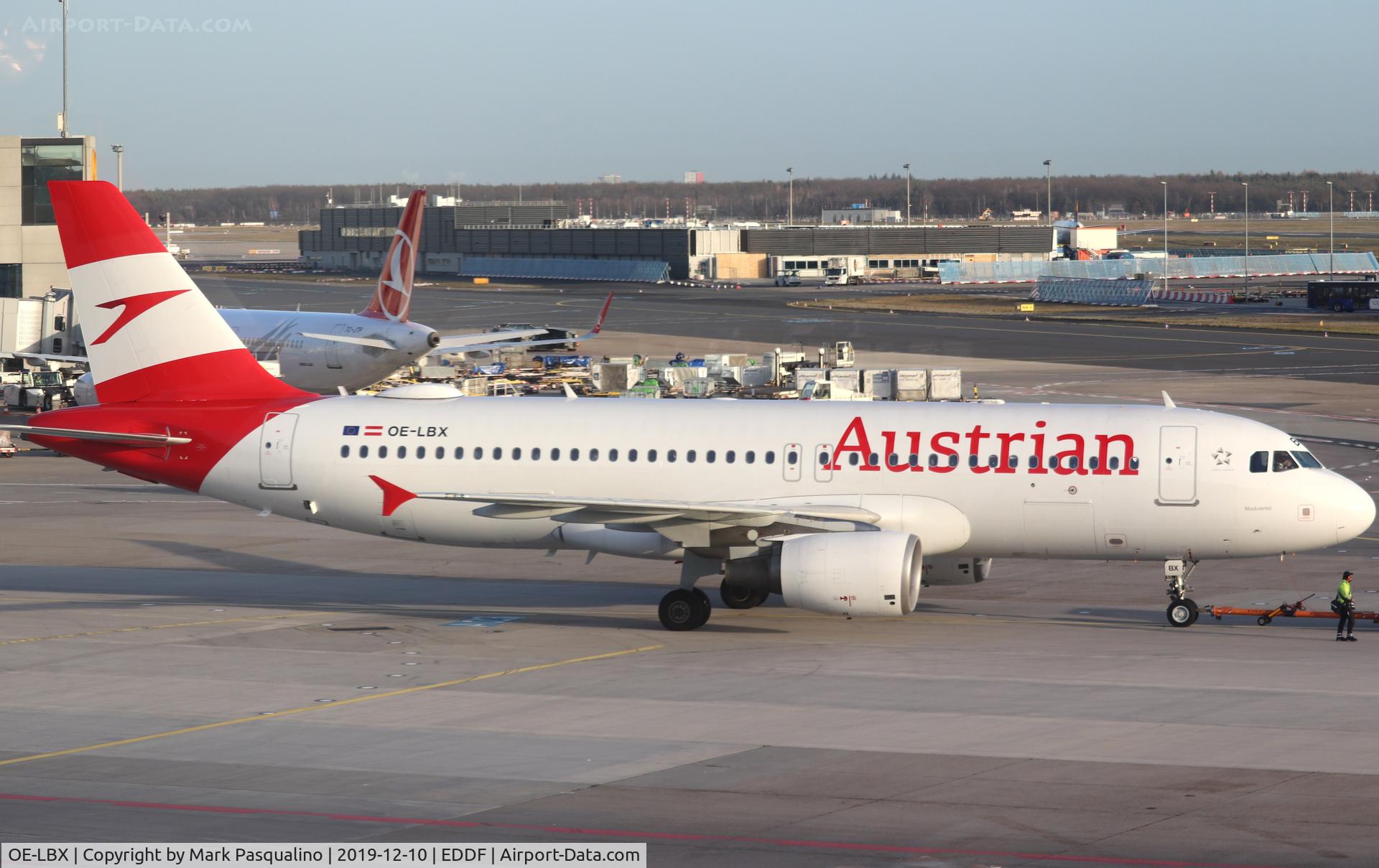OE-LBX, 2002 Airbus A320-214 C/N 1735, Airbus A320-214